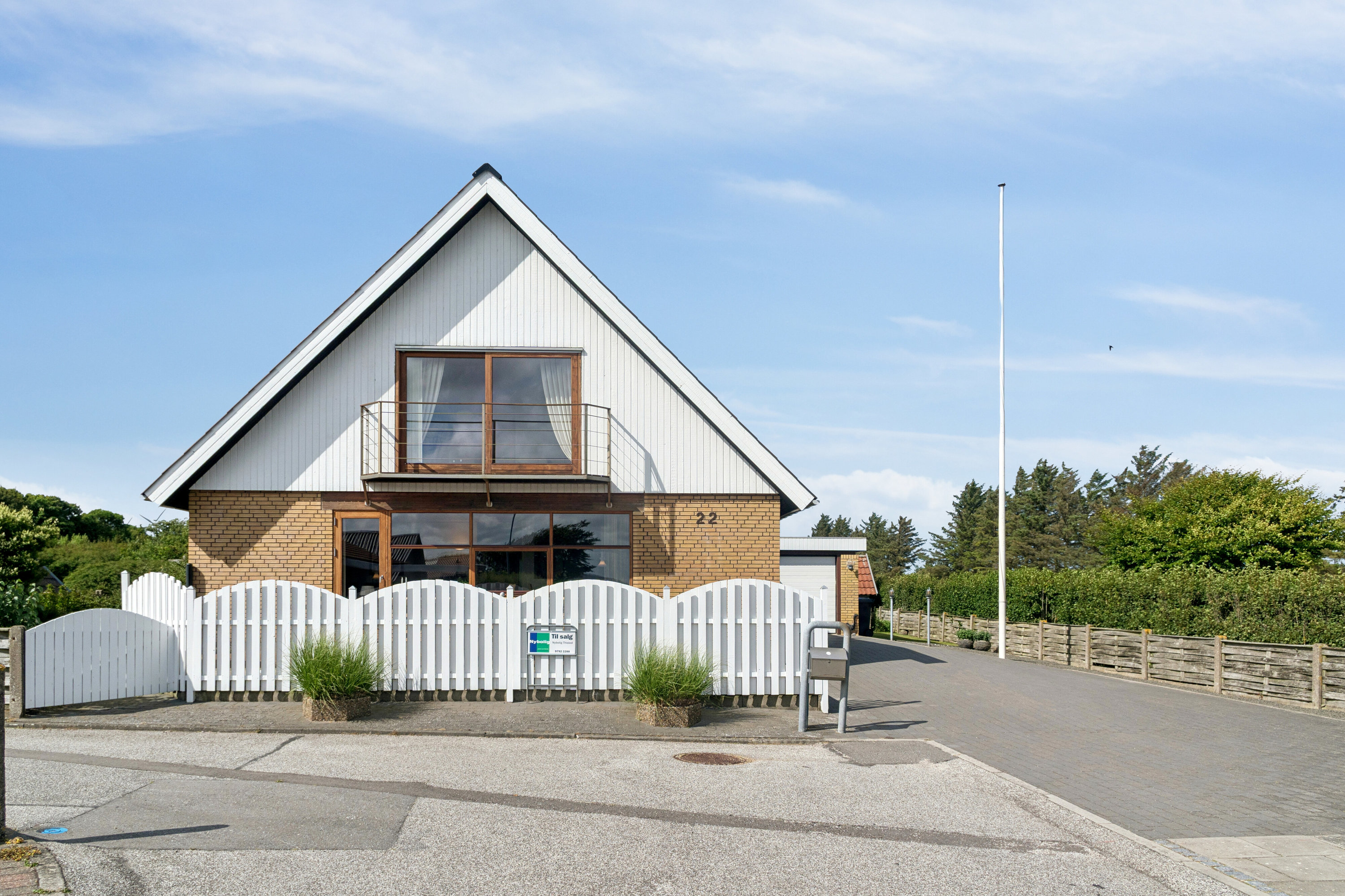 Fremhævet set fra vejen billede i fuldskærmstilstand. Billede af Bøgebakken 22, Ræhr, 7730 Hanstholm