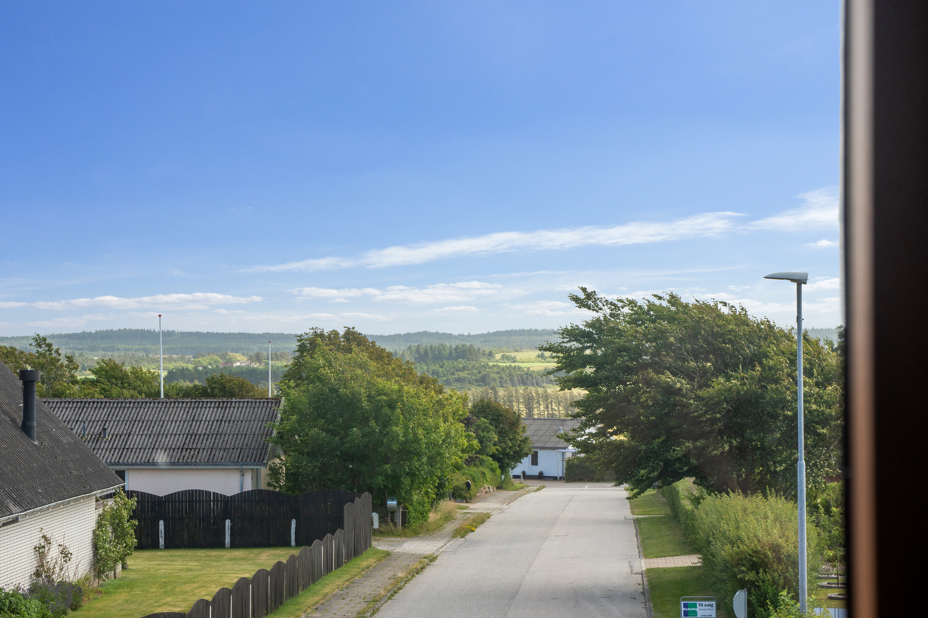 Fremhævet udendørs billede i fuldskærmstilstand. Billede af Bøgebakken 22, Ræhr, 7730 Hanstholm