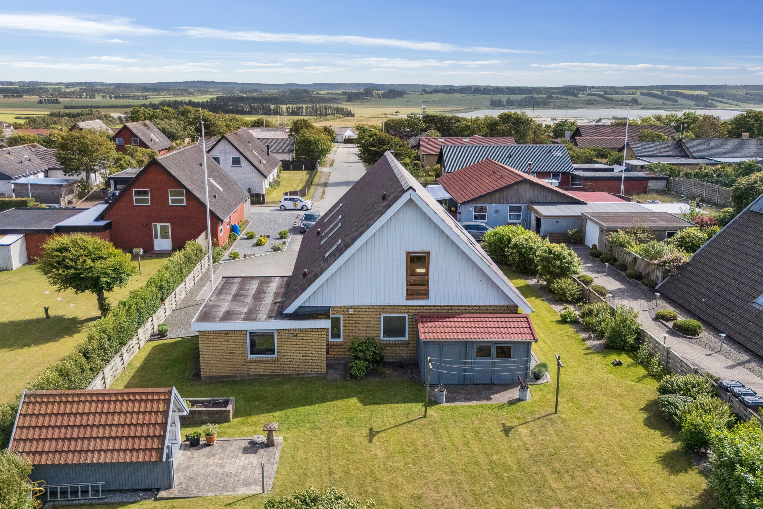 Fremhævet set fra haven billede i fuldskærmstilstand. Billede af Bøgebakken 22, Ræhr, 7730 Hanstholm