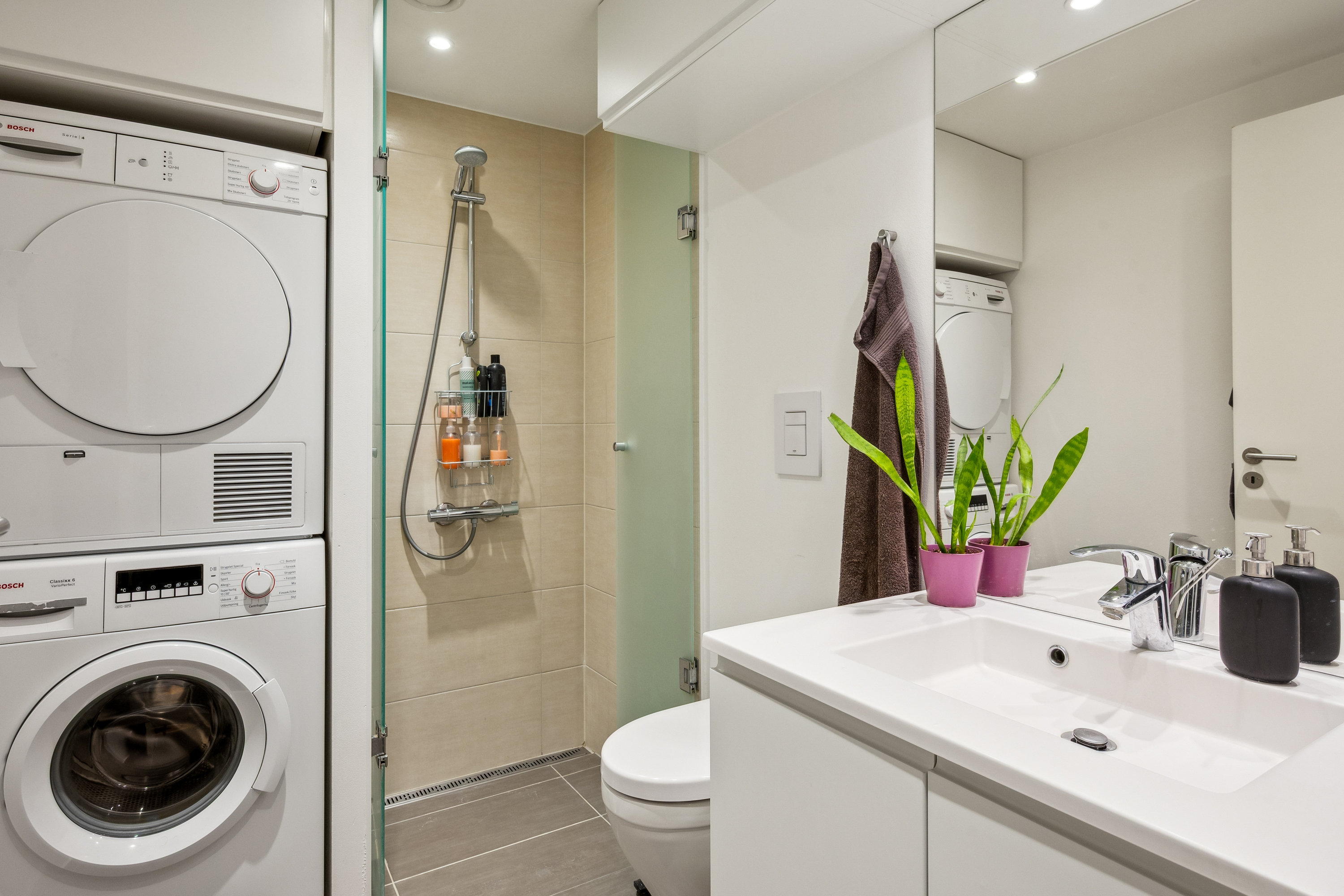 Fremhævet badeværelse billede i fuldskærmstilstand. Billede af Ceresbyen 37, 4. 1., 8000 Aarhus C