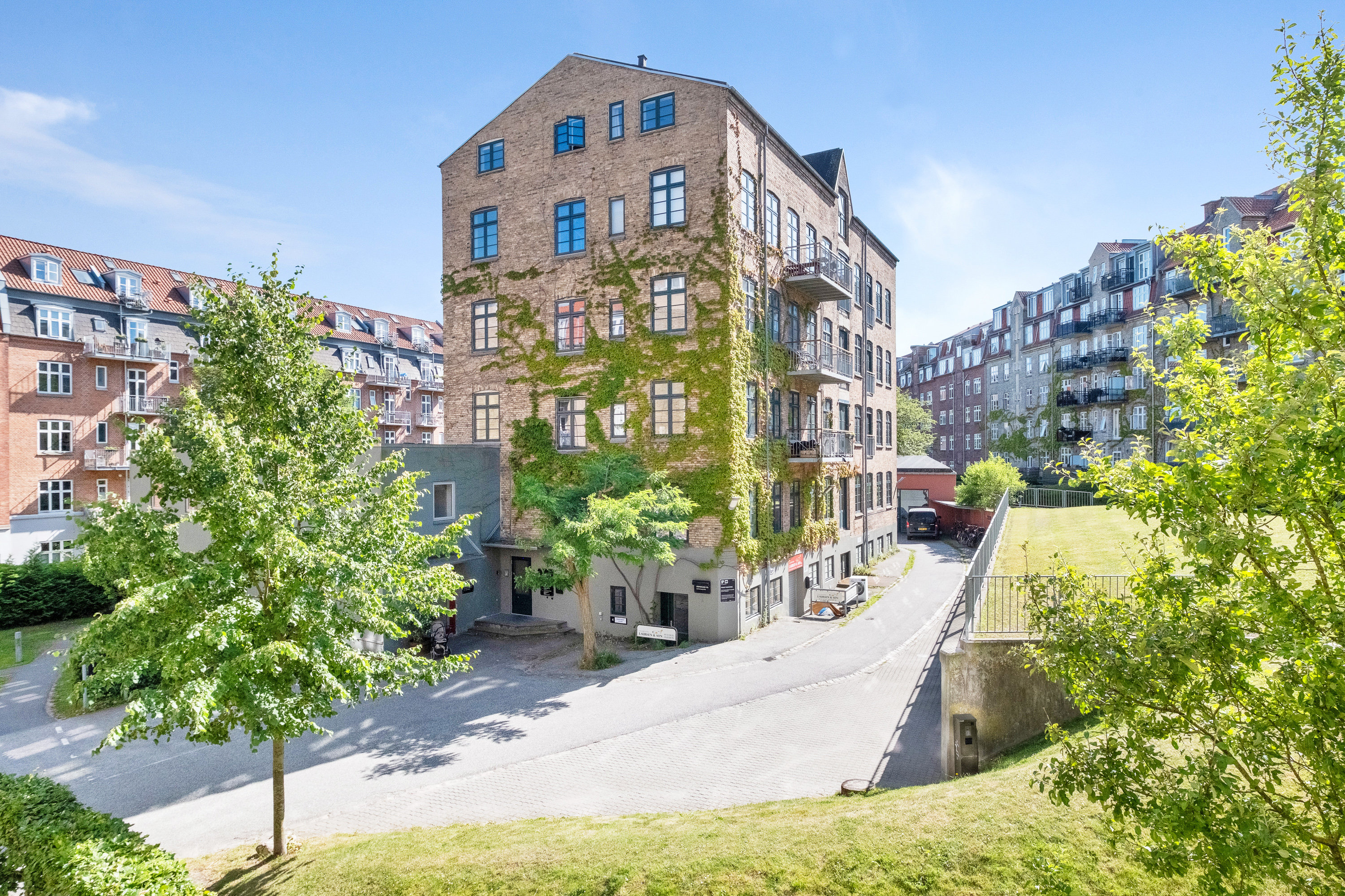 Fremhævet facade billede i fuldskærmstilstand. Billede af Grønnegade 77B, 5. tv., 8000 Aarhus C