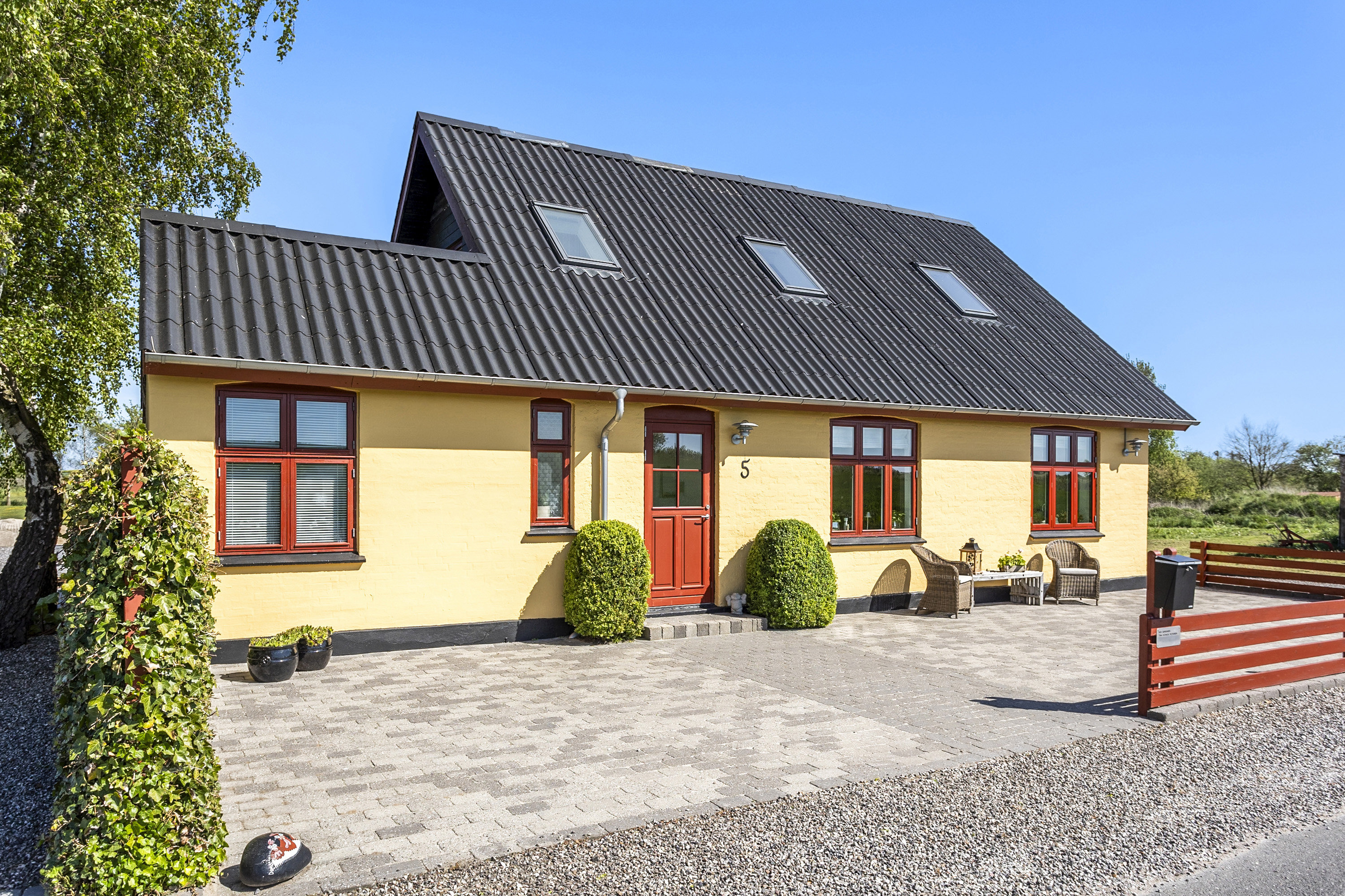 Fremhævet  billede i fuldskærmstilstand. Billede af Robstrupvej 5, Voldby, 8500 Grenaa