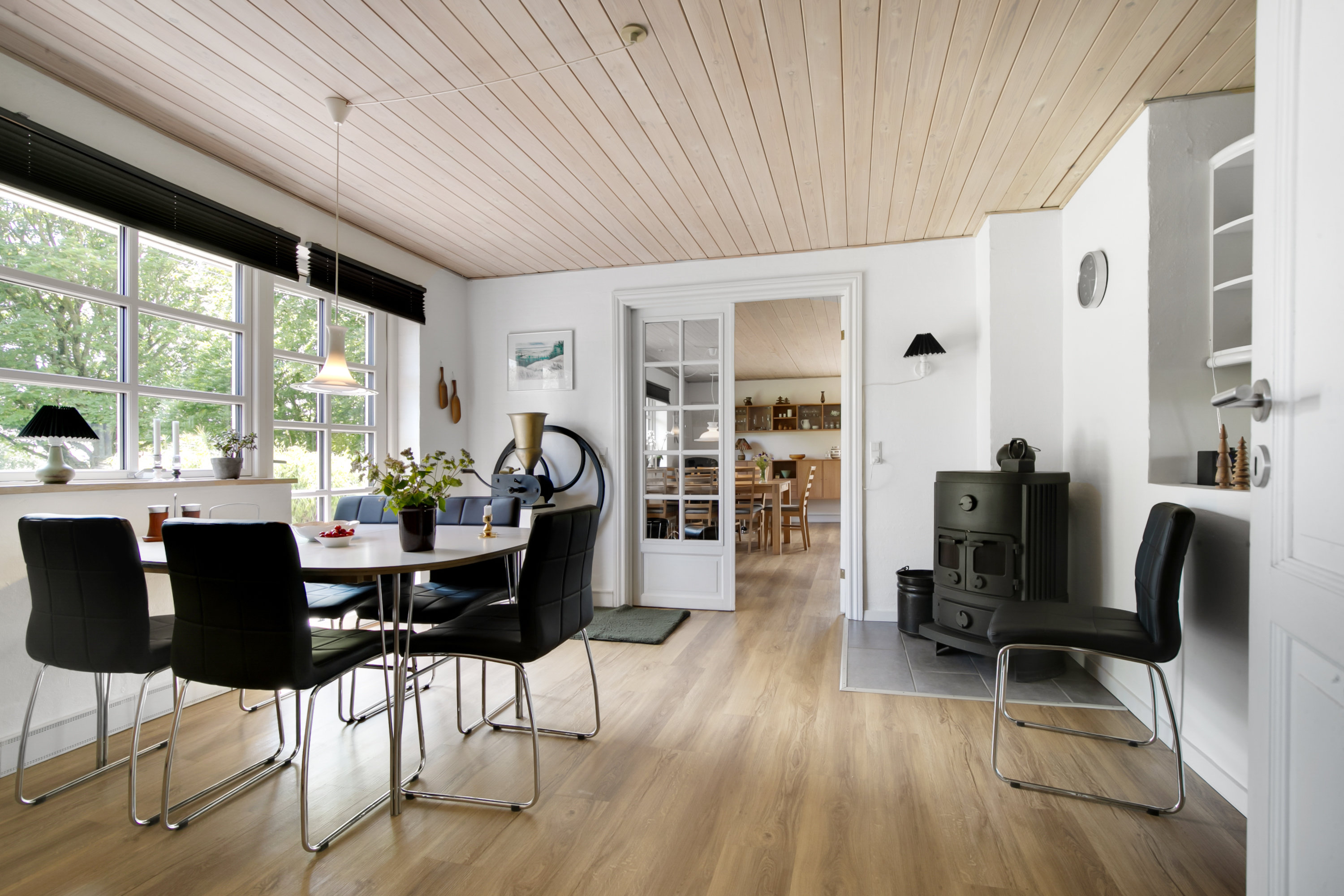 Fremhævet køkken/alrum billede i fuldskærmstilstand. Billede af Erik Banners Vej 13, Attrup, 9460 Brovst