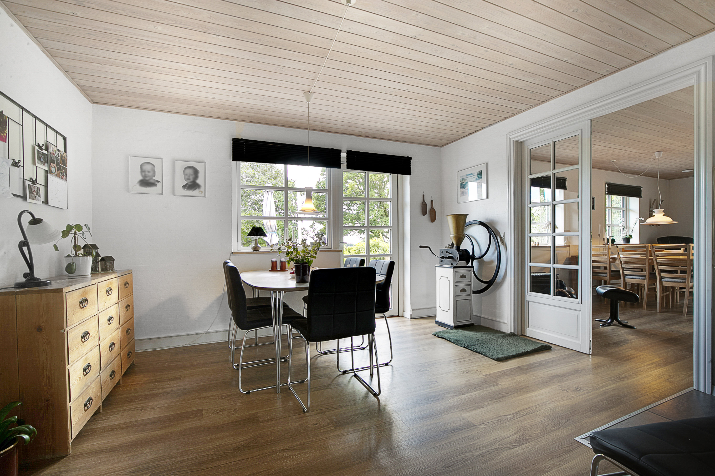 Fremhævet køkken/alrum billede i fuldskærmstilstand. Billede af Erik Banners Vej 13, Attrup, 9460 Brovst