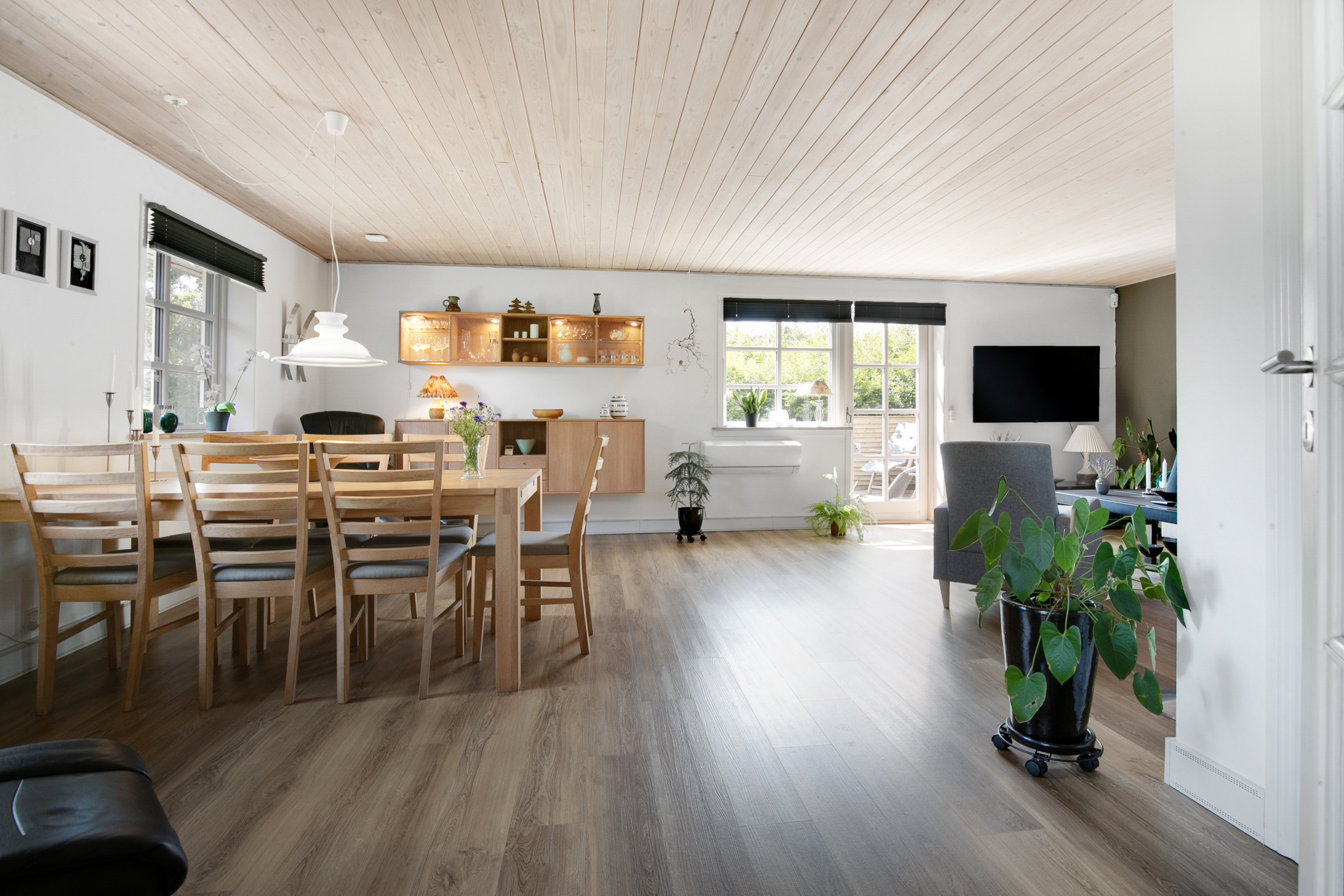 Fremhævet stue billede i fuldskærmstilstand. Billede af Erik Banners Vej 13, Attrup, 9460 Brovst