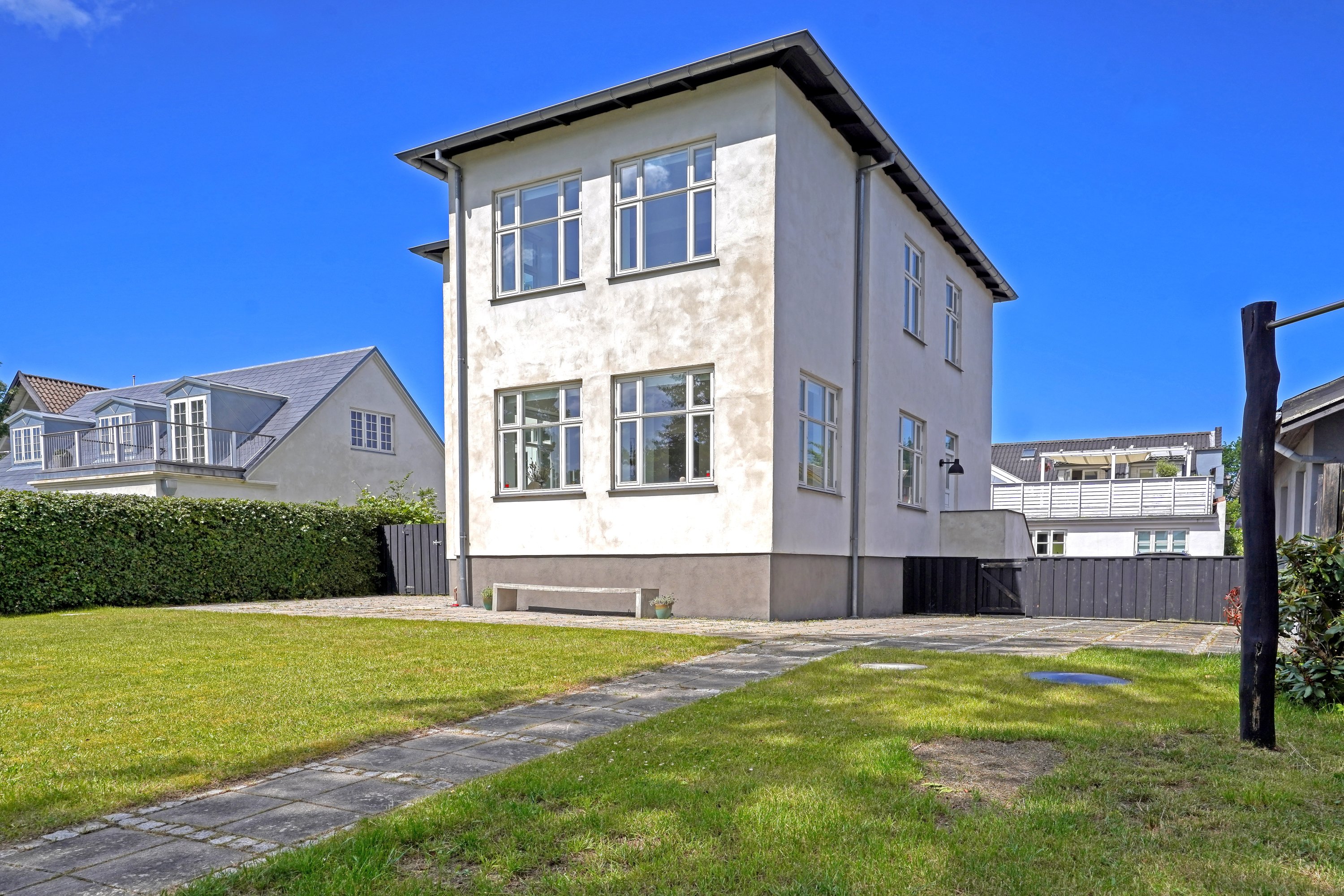 Fremhævet ejendommen billede i fuldskærmstilstand. Billede af Søvænget 23, 3100 Hornbæk