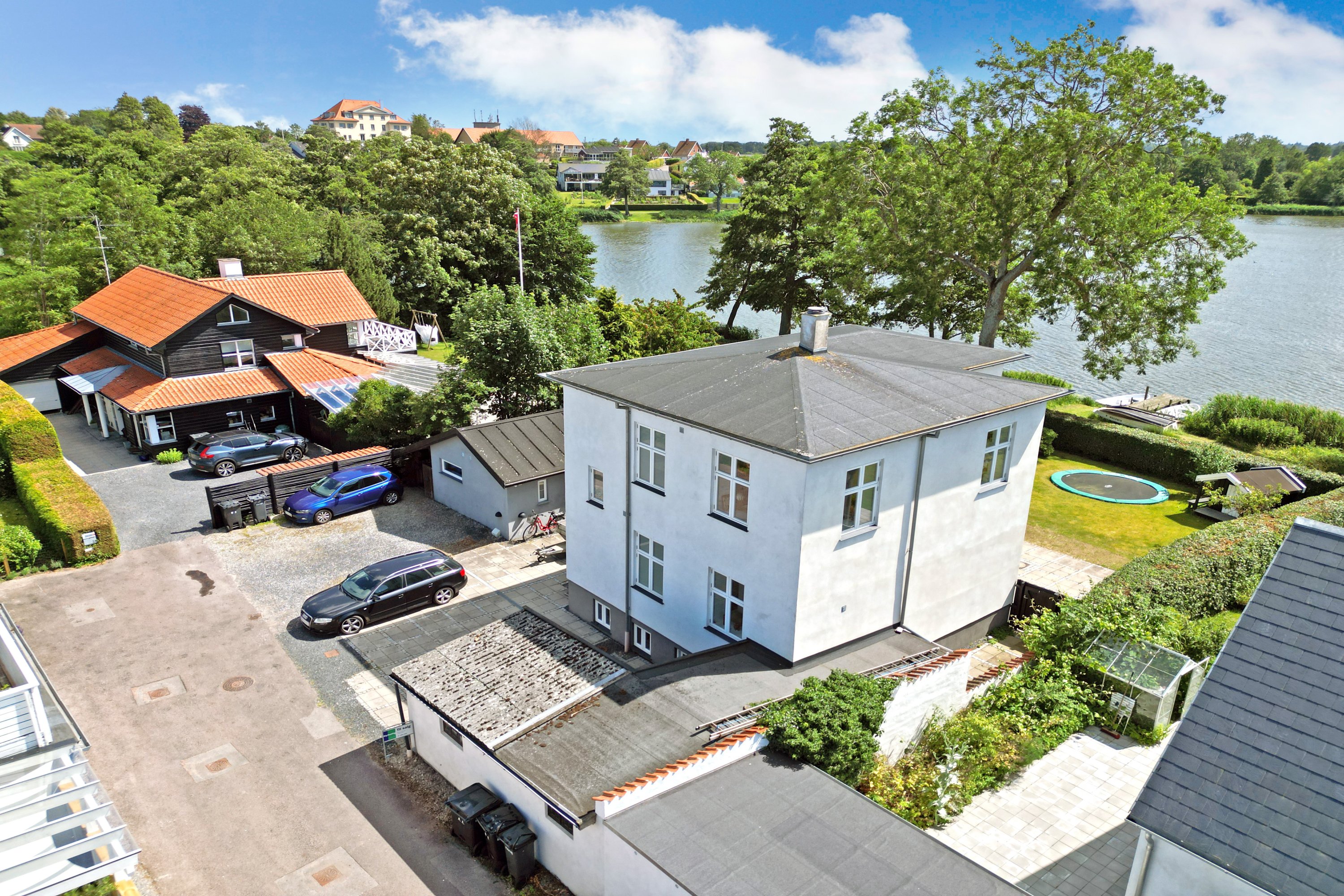 Fremhævet luftfoto billede i fuldskærmstilstand. Billede af Søvænget 23, 3100 Hornbæk