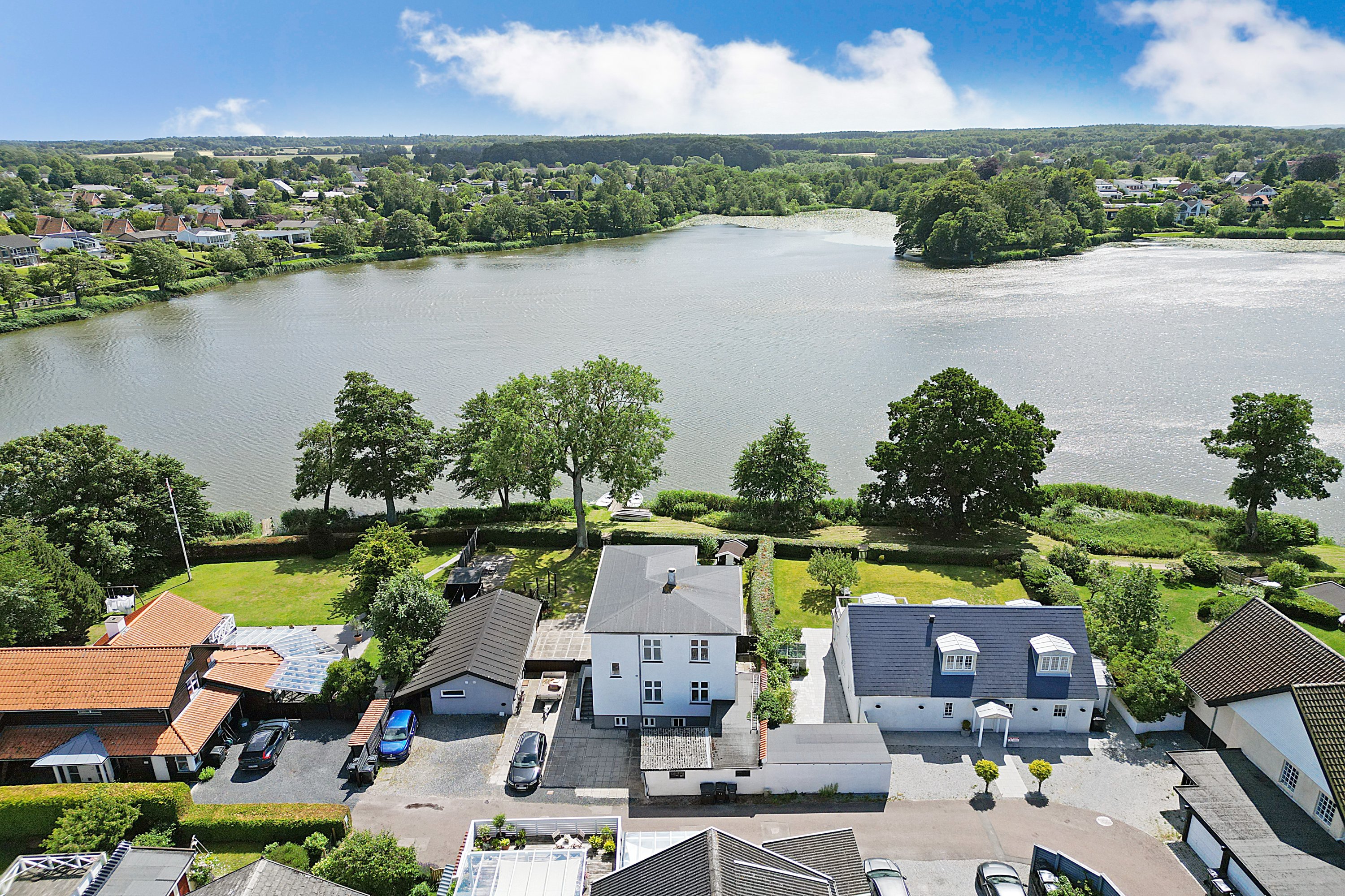 Fremhævet luftfoto billede i fuldskærmstilstand. Billede af Søvænget 23, 3100 Hornbæk
