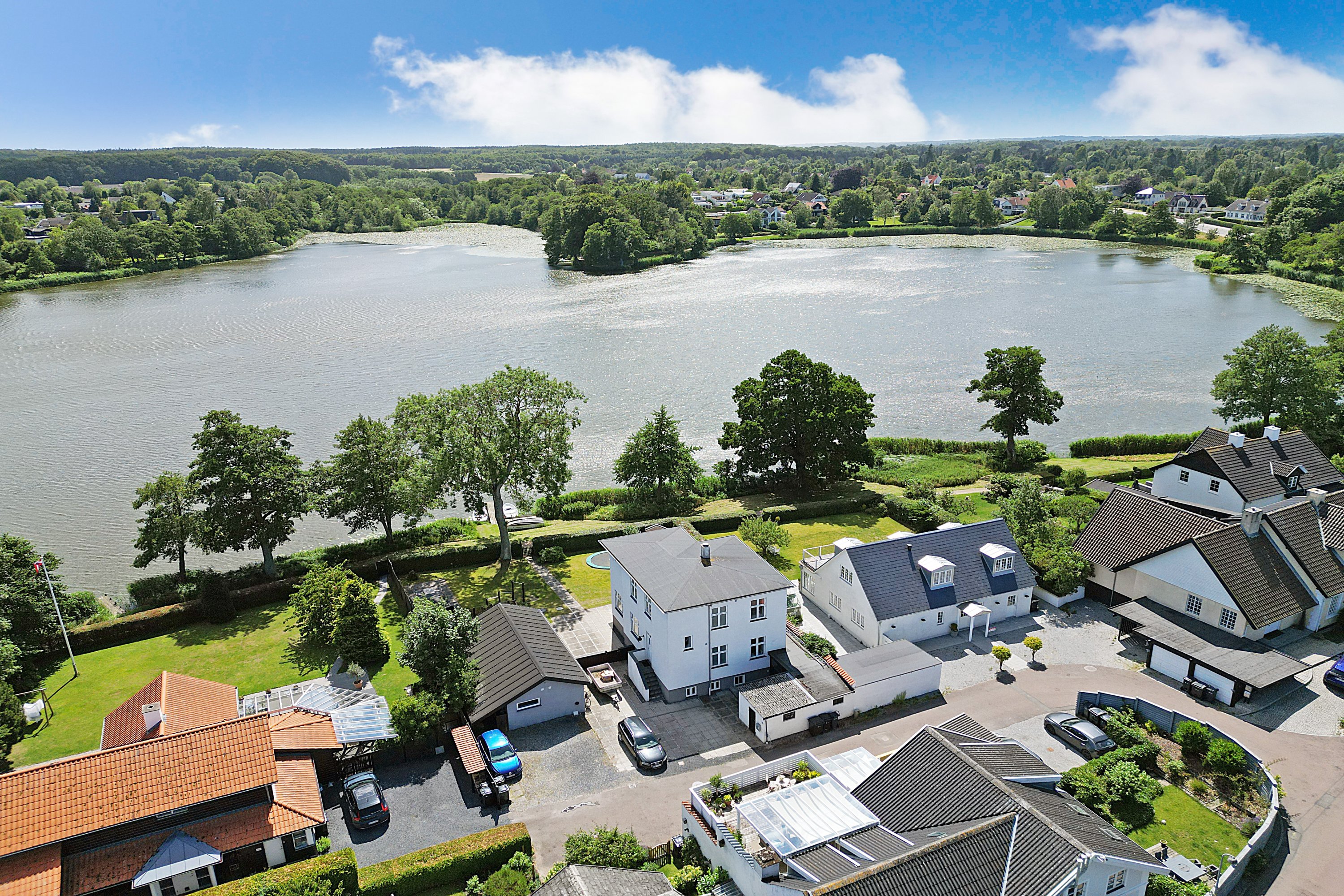 Fremhævet luftfoto billede i fuldskærmstilstand. Billede af Søvænget 23, 3100 Hornbæk