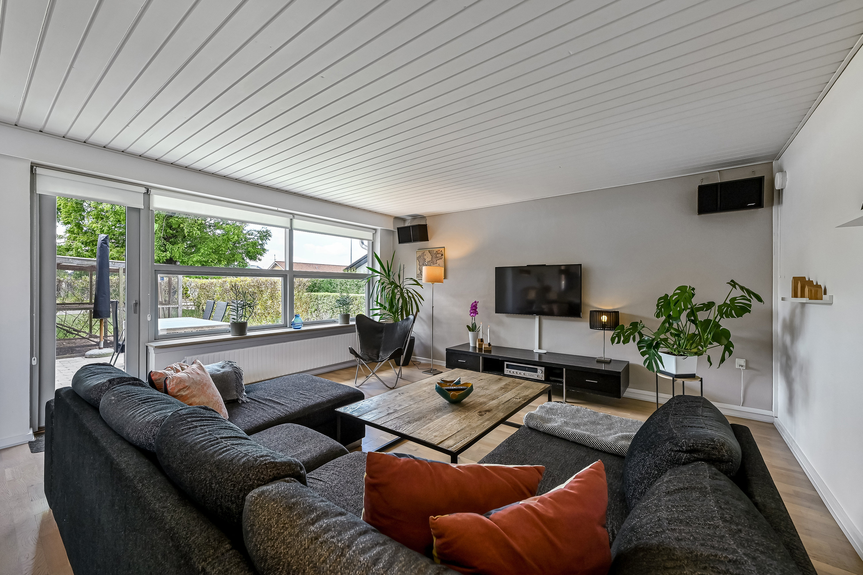 Fremhævet stue billede i fuldskærmstilstand. Billede af Søndergårdvej 7, Hammerum, 7400 Herning