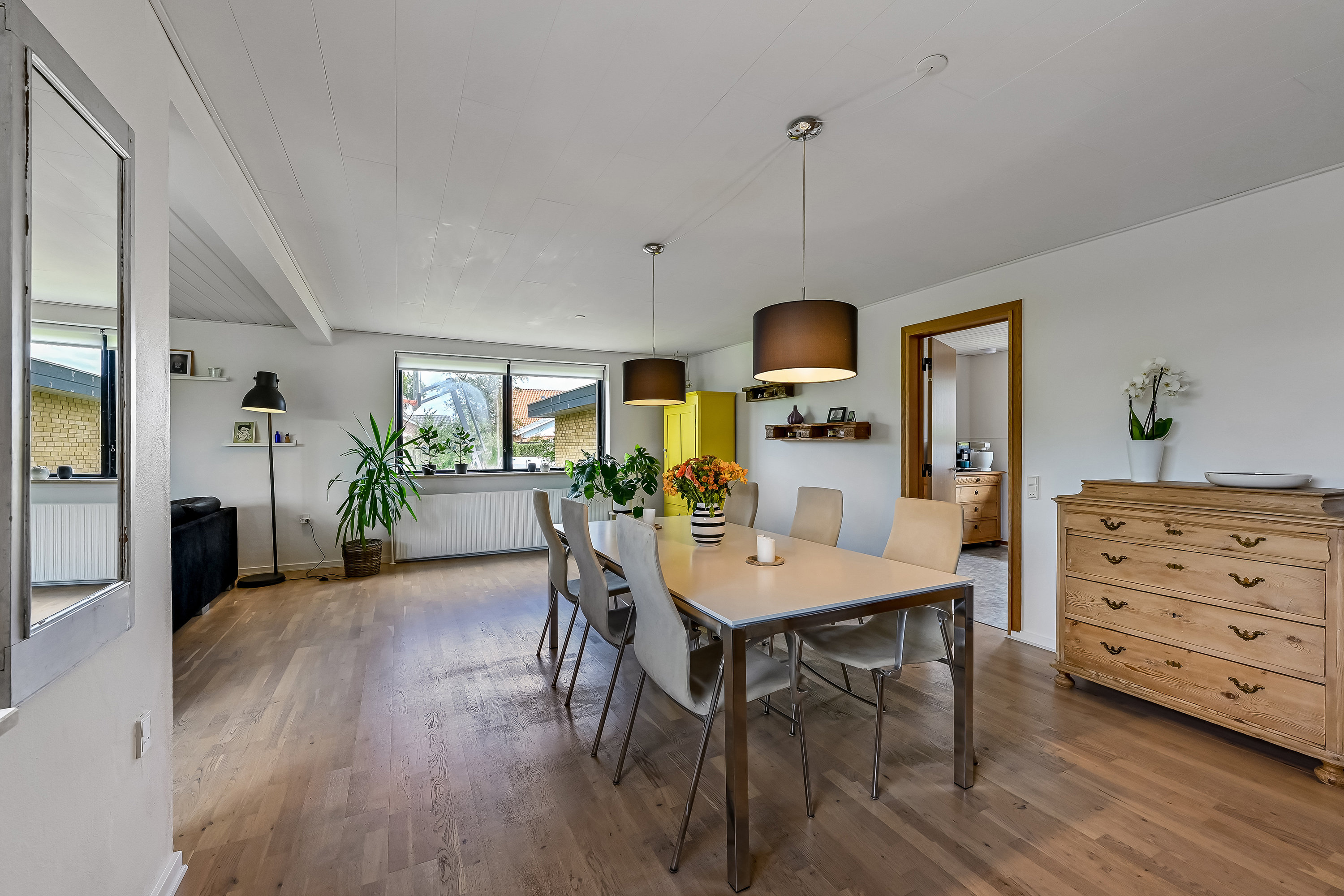 Fremhævet stue billede i fuldskærmstilstand. Billede af Søndergårdvej 7, Hammerum, 7400 Herning