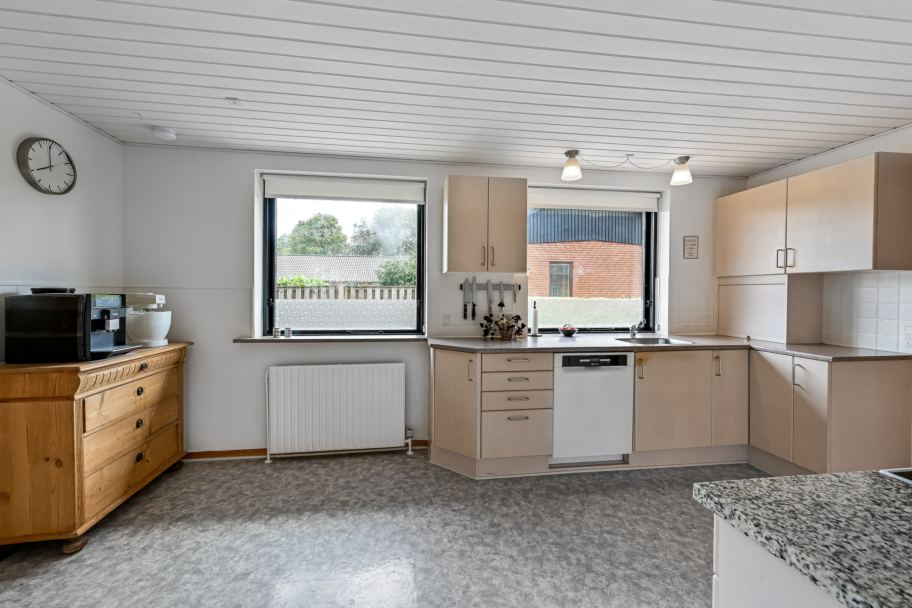 Fremhævet køkken billede i fuldskærmstilstand. Billede af Søndergårdvej 7, Hammerum, 7400 Herning