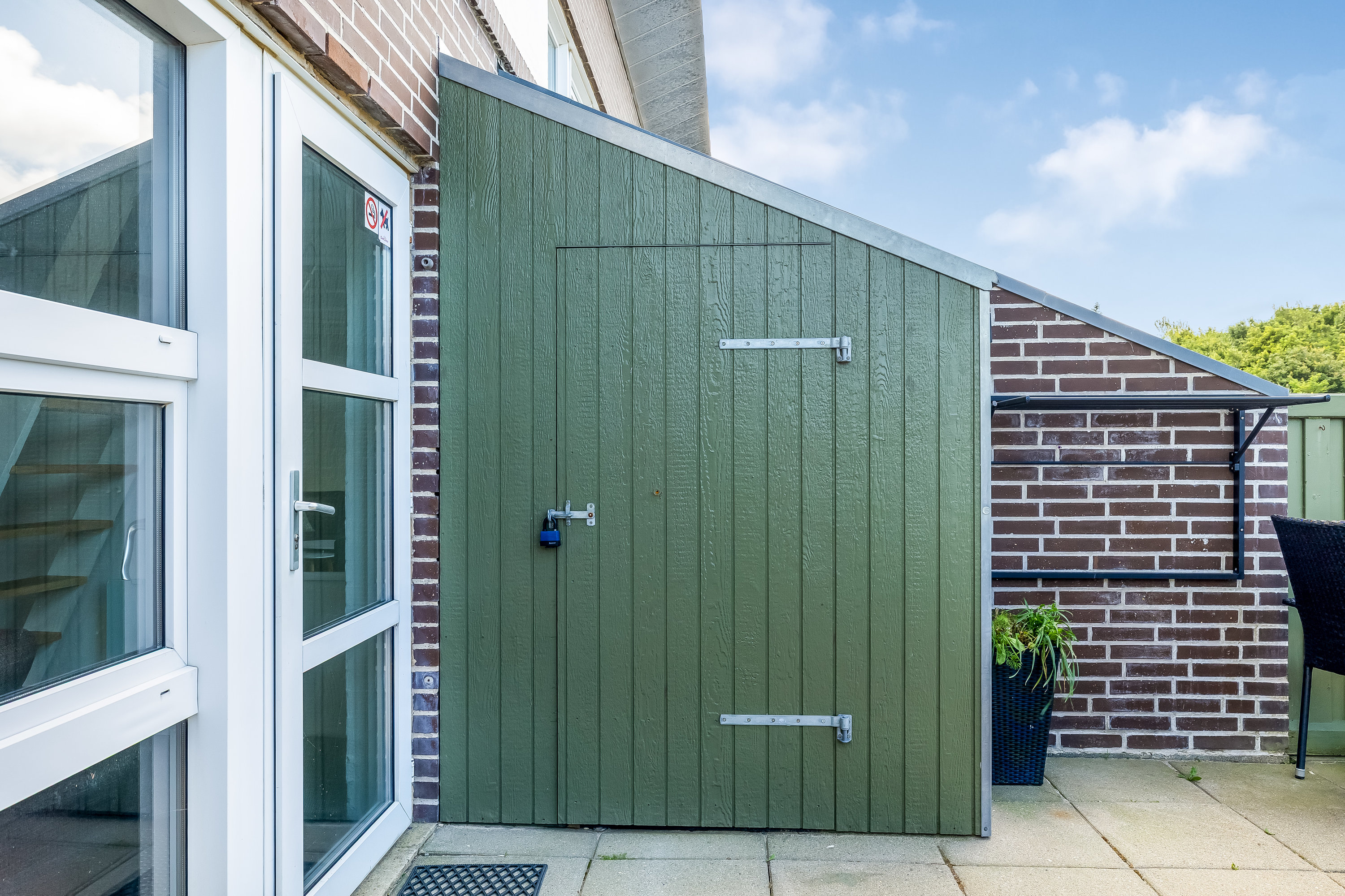 Fremhævet facade billede i fuldskærmstilstand. Billede af Vester Fælled 202, I6., Bork Havn, 6893 Hemmet