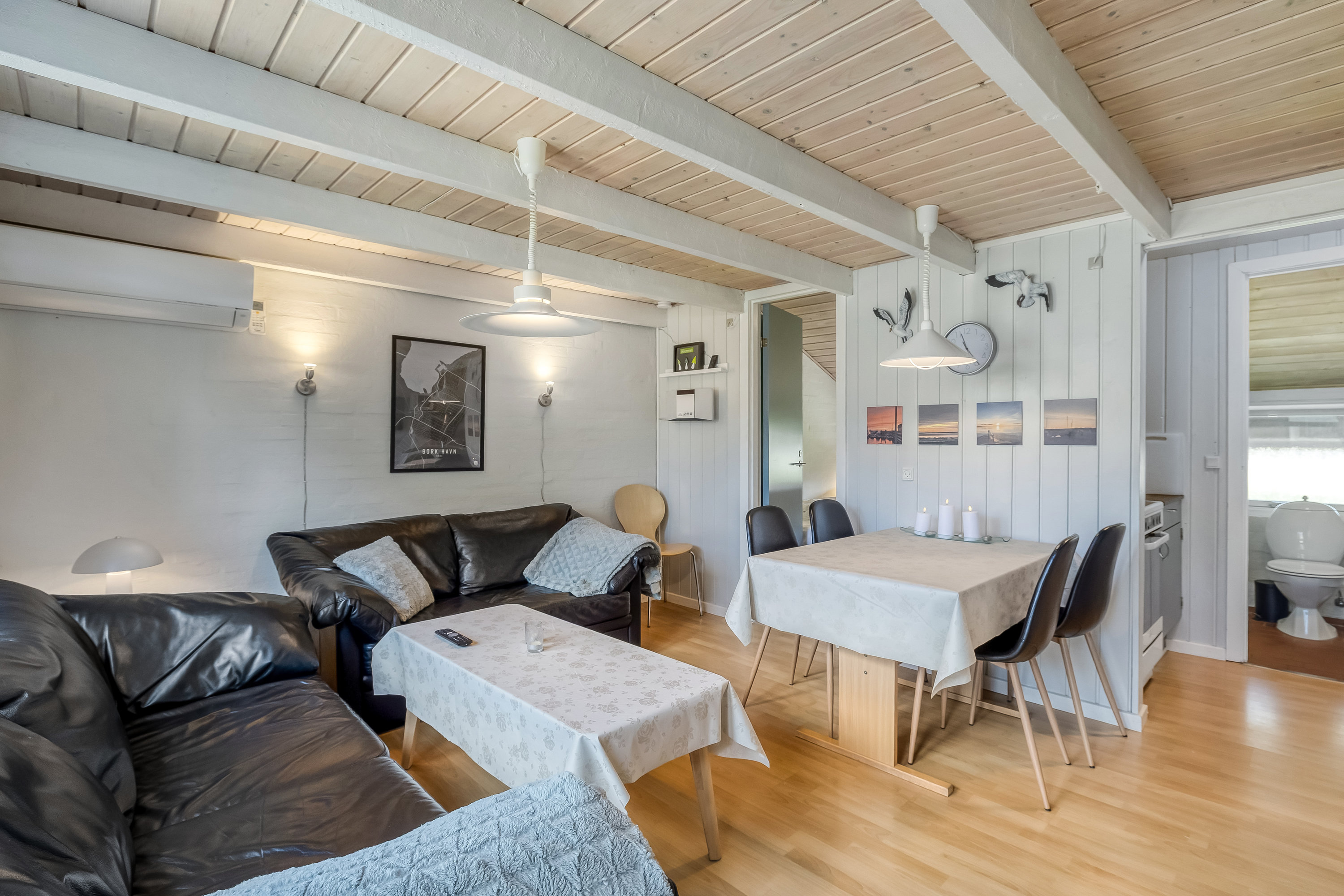 Fremhævet stue billede i fuldskærmstilstand. Billede af Vester Fælled 168, G5., Bork Havn, 6893 Hemmet