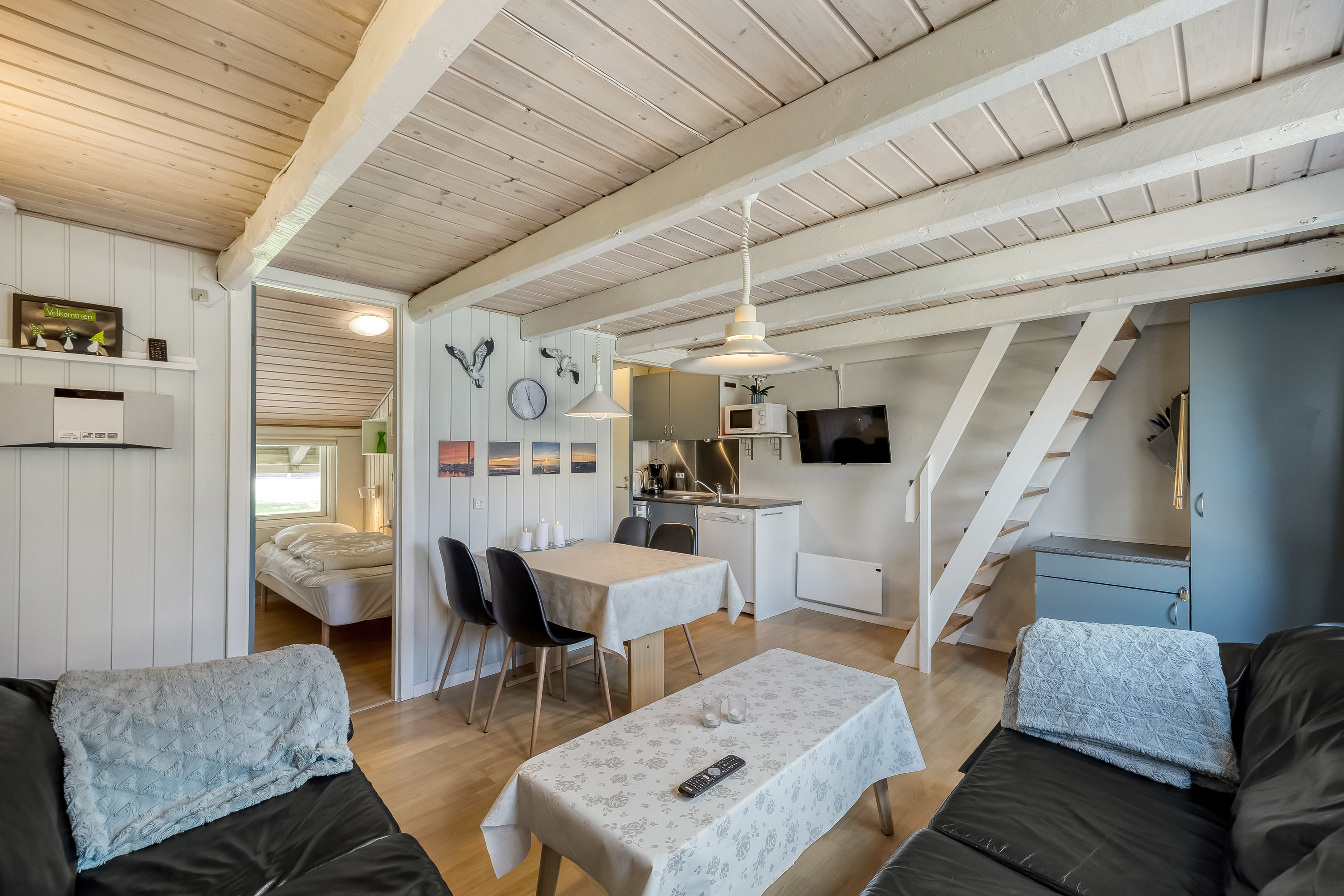 Fremhævet stue billede i fuldskærmstilstand. Billede af Vester Fælled 168, G5., Bork Havn, 6893 Hemmet