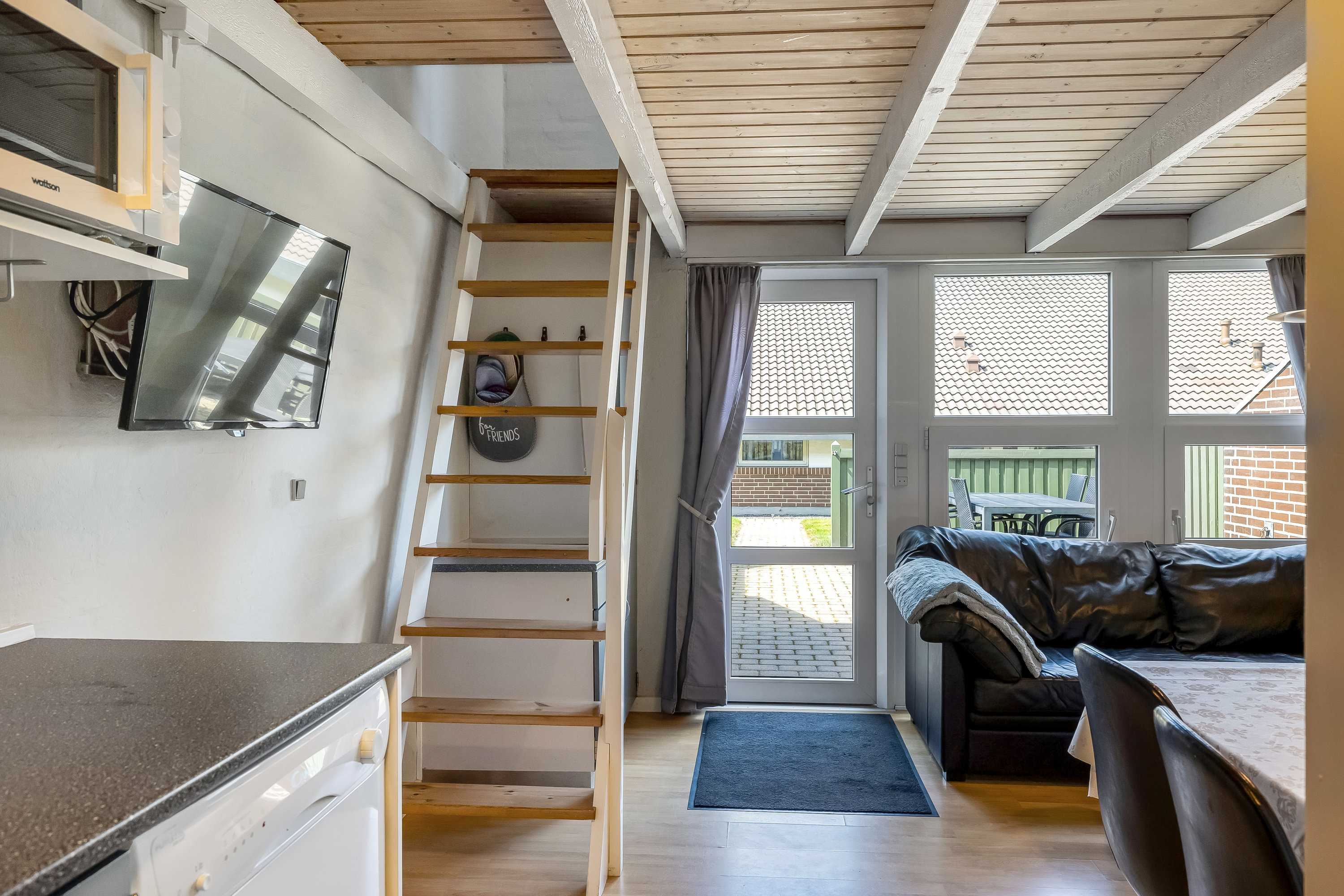 Fremhævet trappe billede i fuldskærmstilstand. Billede af Vester Fælled 168, G5., Bork Havn, 6893 Hemmet