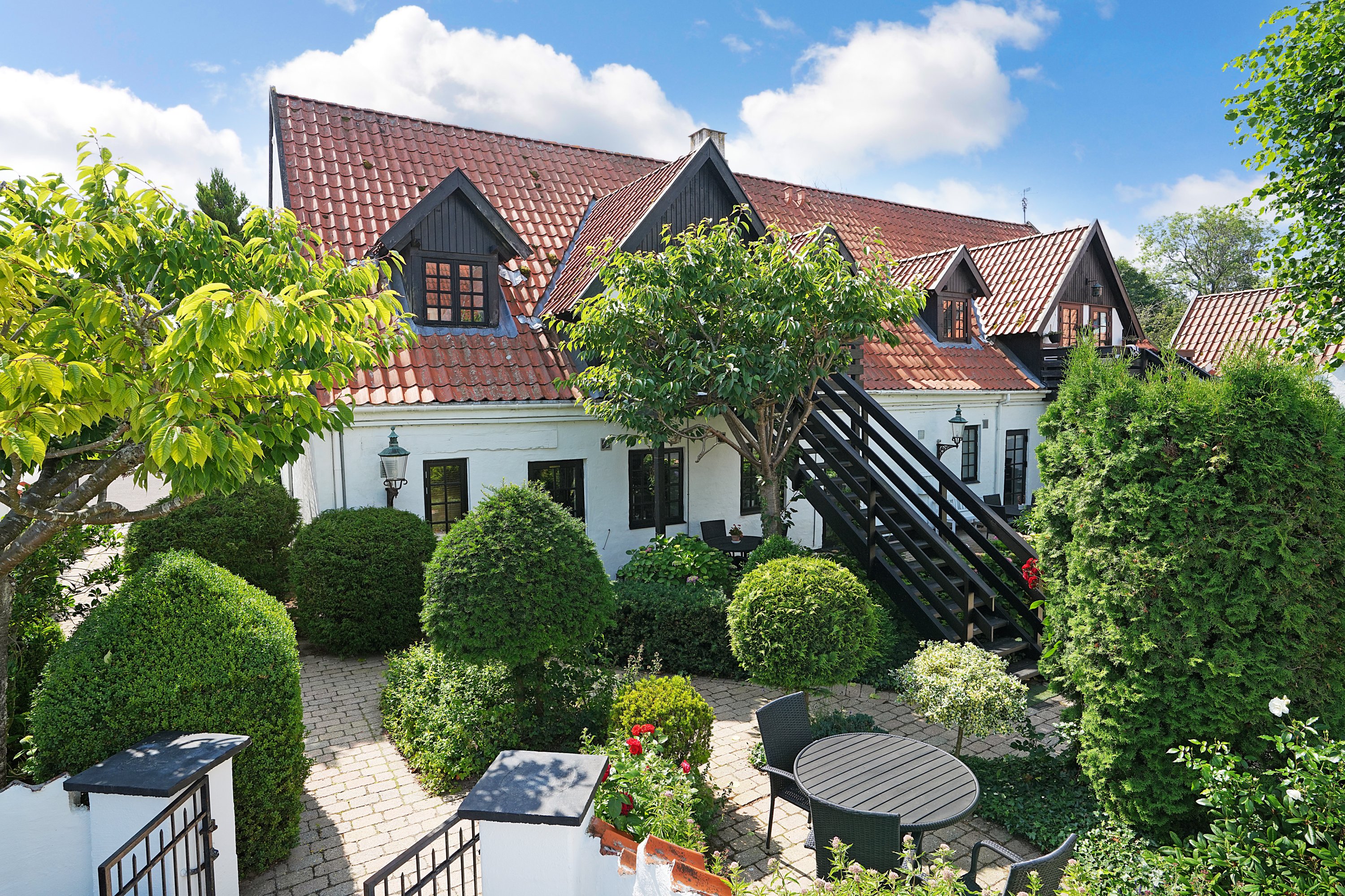 Miniaturebillede 1: ejendommen. Billede af Dr Mølle Strandvej 568D, 1. tv., 3120 Dronningmølle