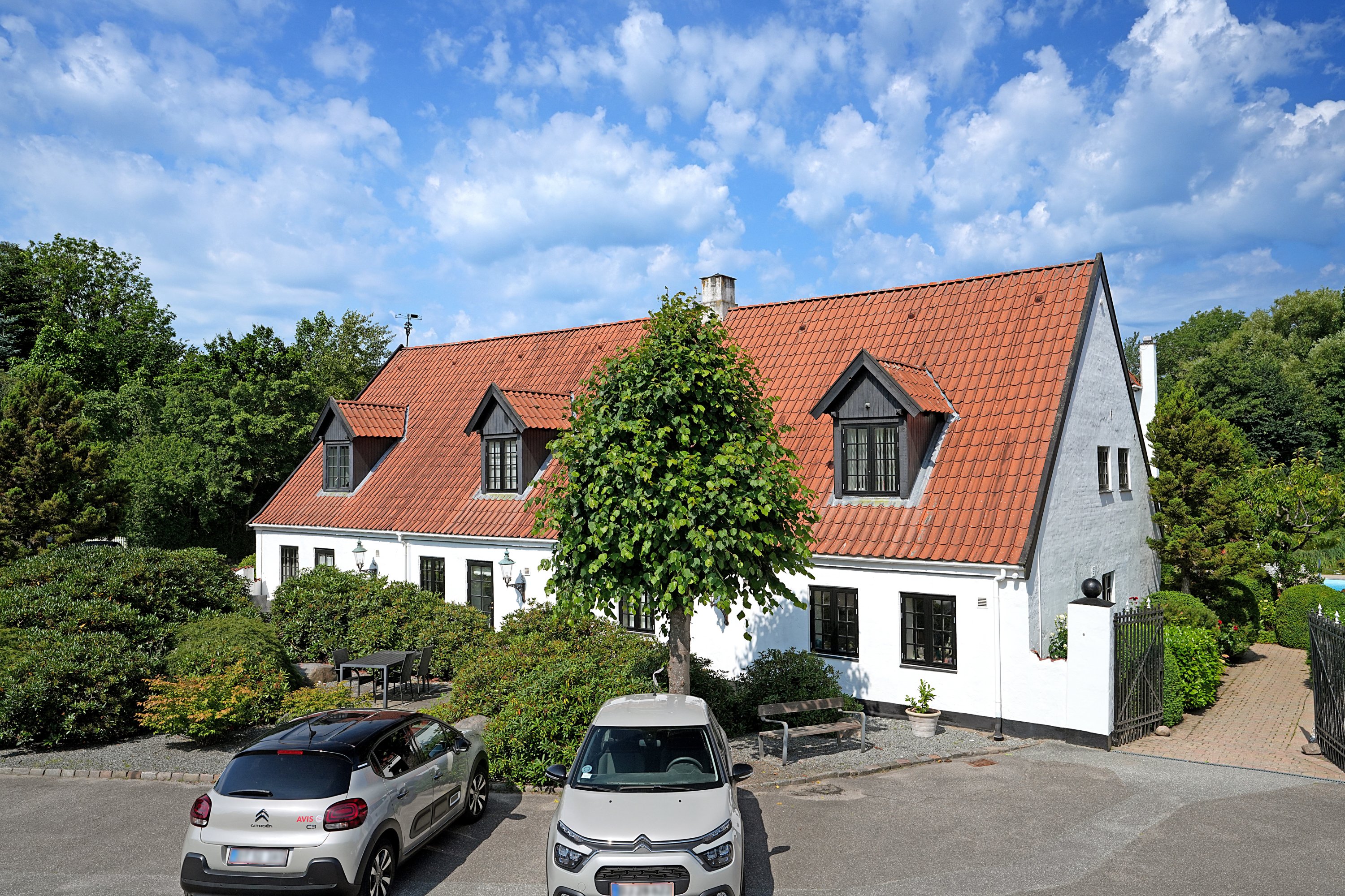 Fremhævet ejendommen billede i fuldskærmstilstand. Billede af Dr Mølle Strandvej 568D, 1. tv., 3120 Dronningmølle