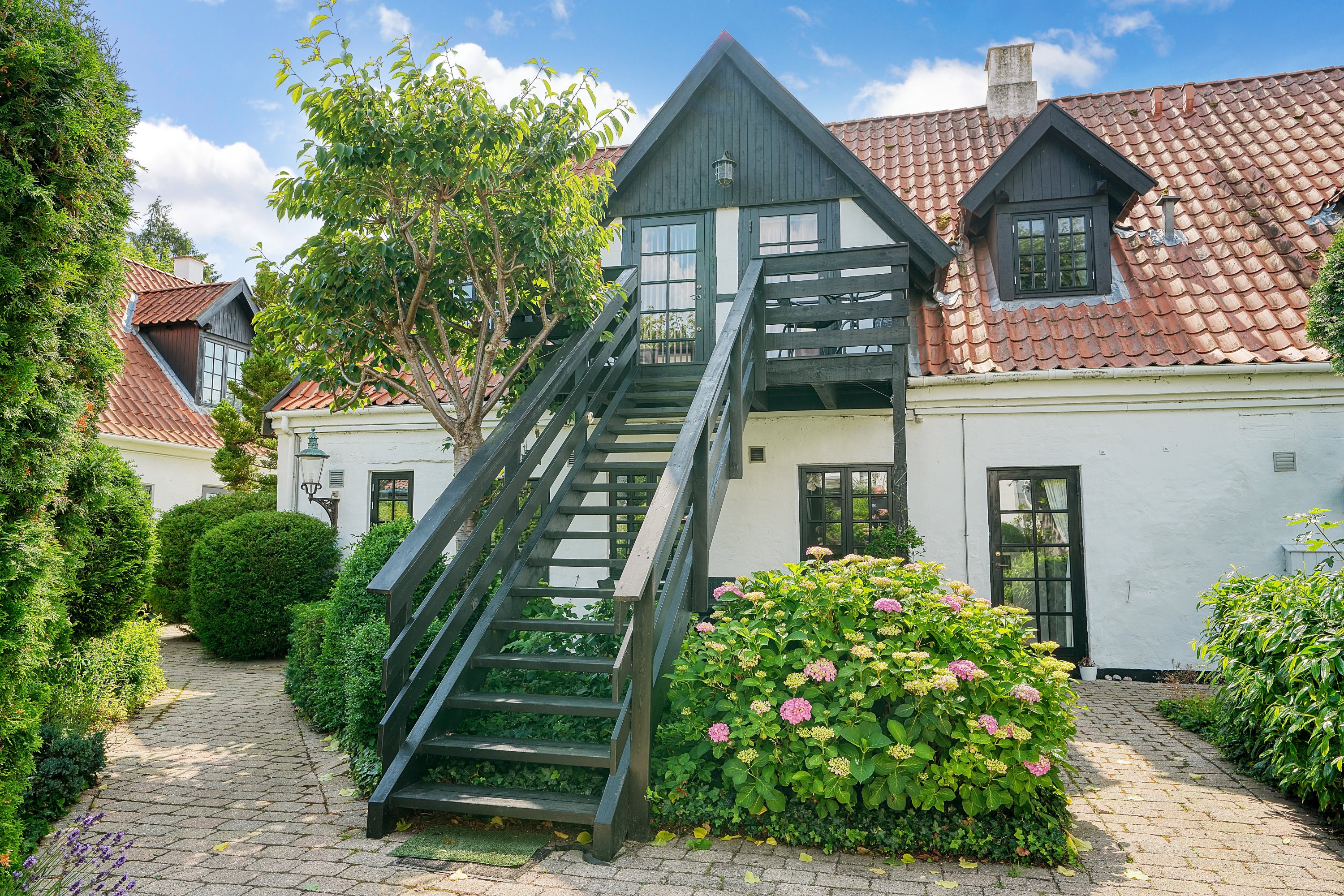 Miniaturebillede 2: ejendommen. Billede af Dr Mølle Strandvej 568D, 1. tv., 3120 Dronningmølle