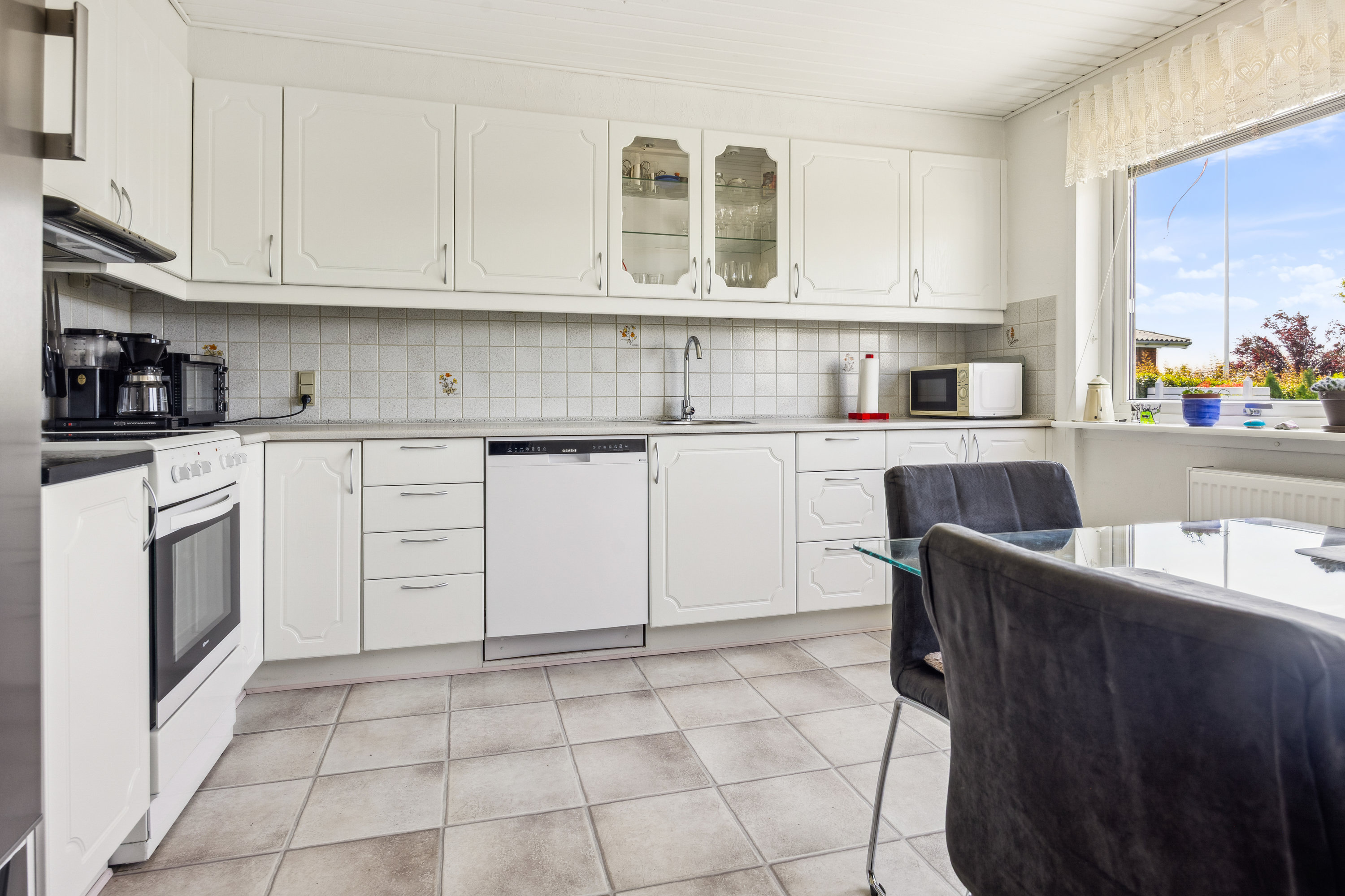 Fremhævet køkken billede i fuldskærmstilstand. Billede af Elmevej 31, Hobro By, 9500 Hobro