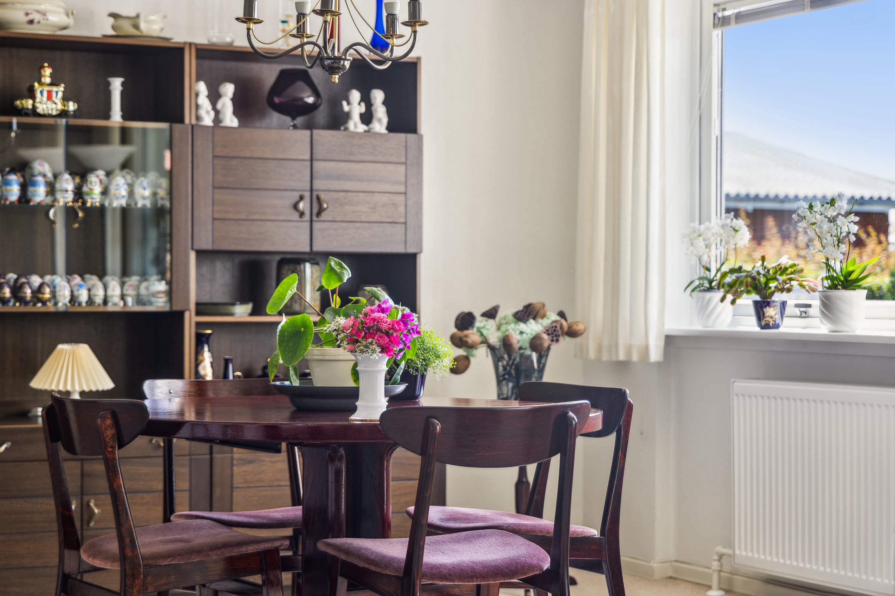 Fremhævet stue billede i fuldskærmstilstand. Billede af Elmevej 31, Hobro By, 9500 Hobro