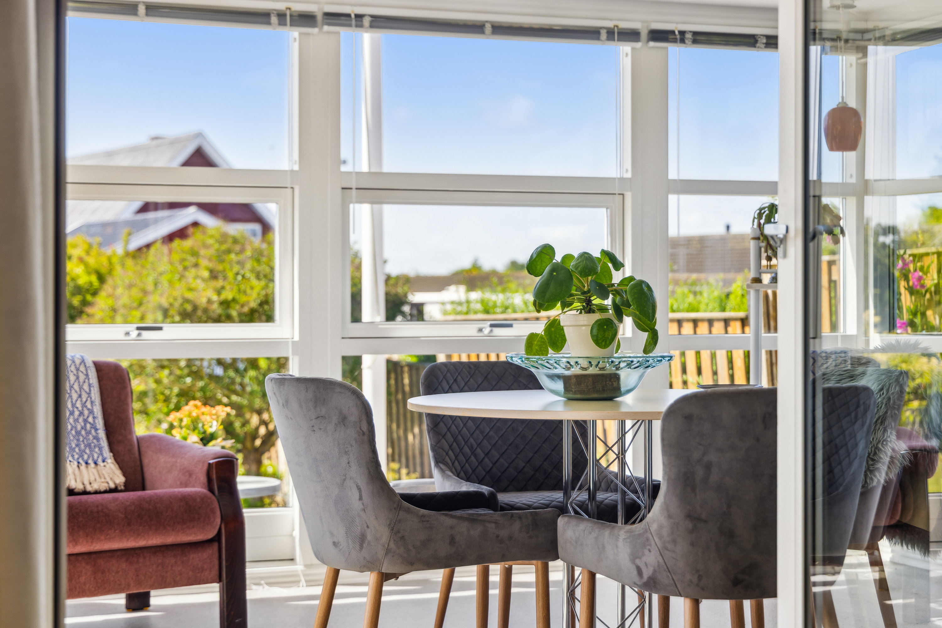 Fremhævet udestue billede i fuldskærmstilstand. Billede af Elmevej 31, Hobro By, 9500 Hobro