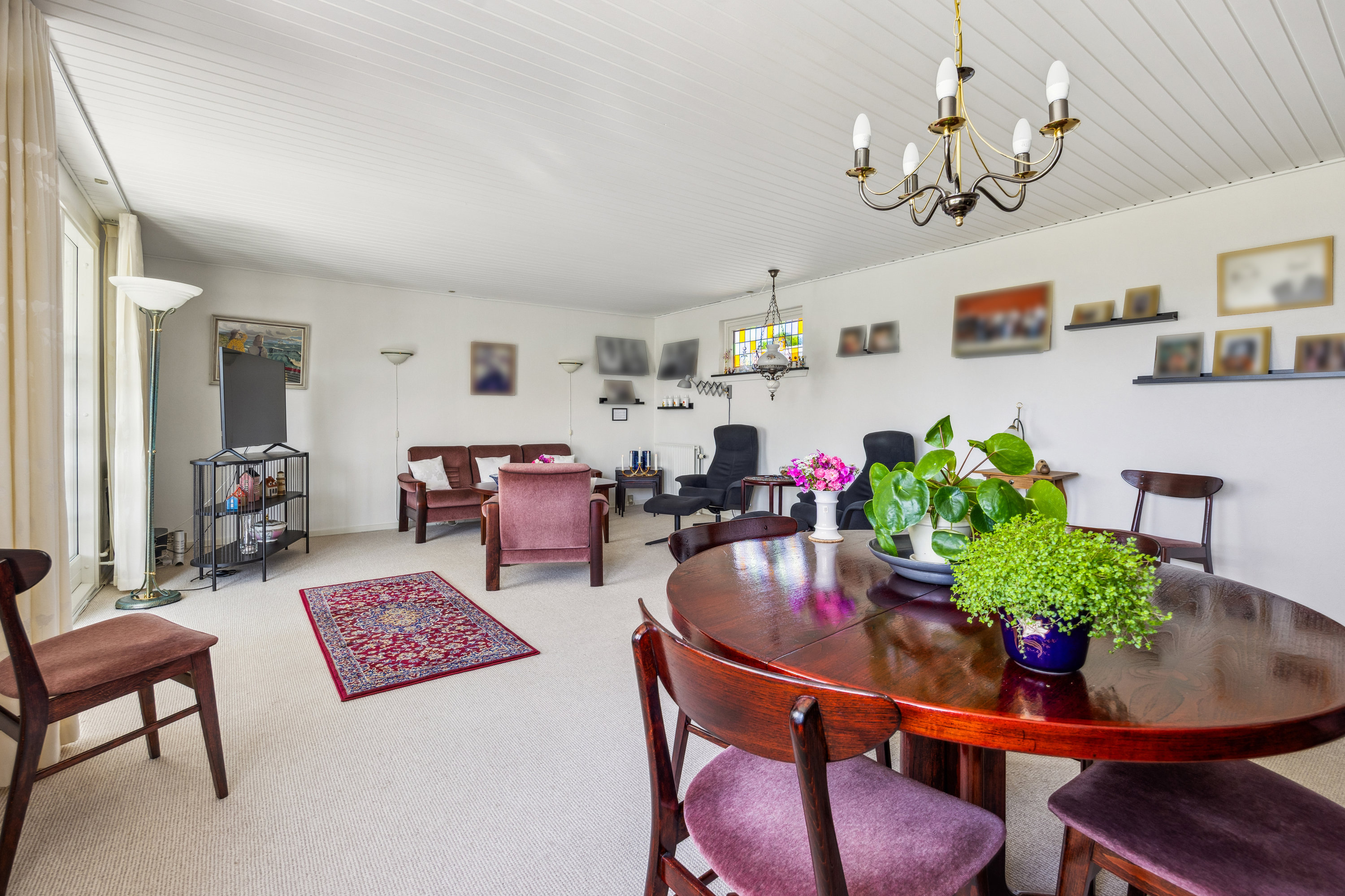 Fremhævet stue billede i fuldskærmstilstand. Billede af Elmevej 31, Hobro By, 9500 Hobro