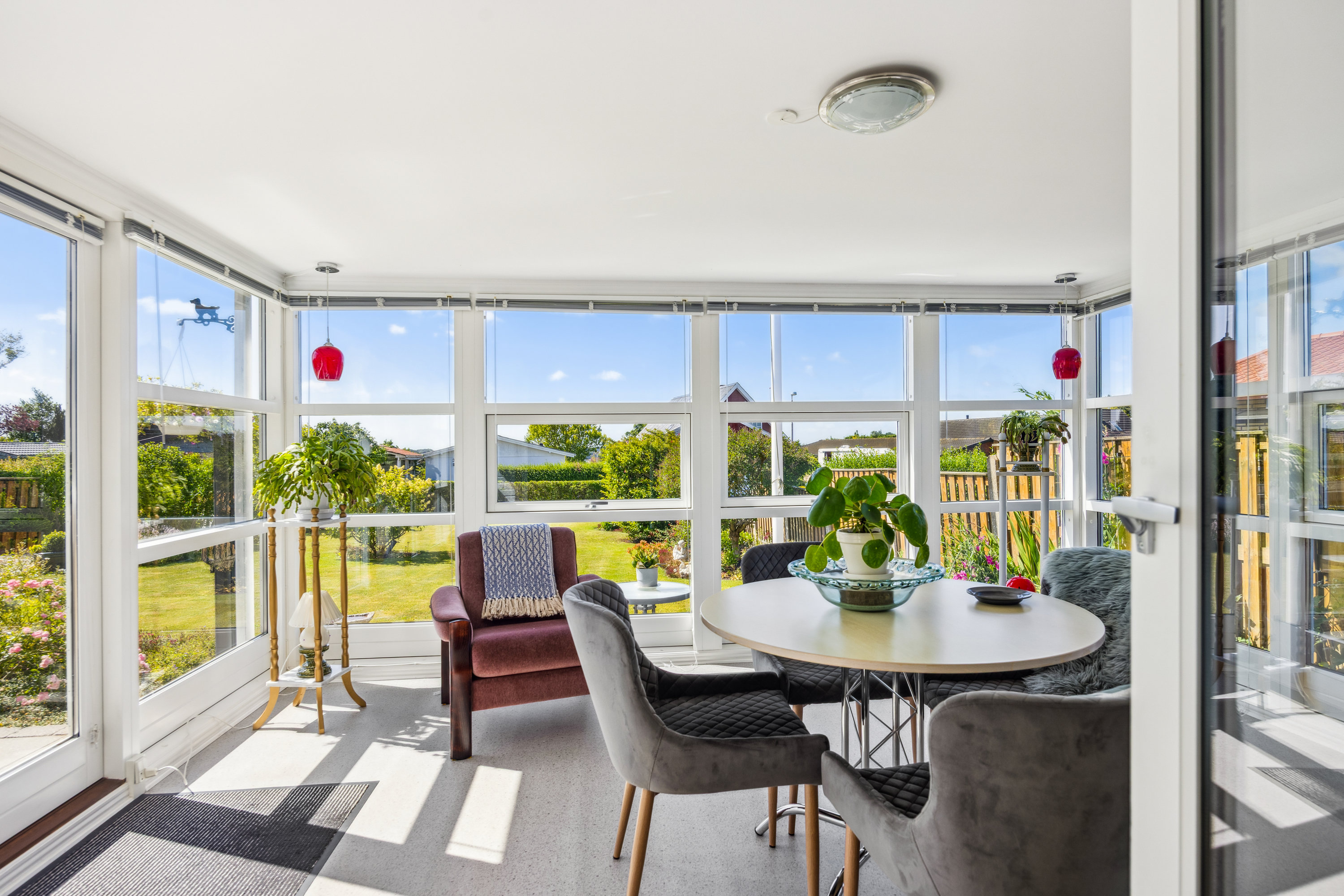 Fremhævet udestue billede i fuldskærmstilstand. Billede af Elmevej 31, Hobro By, 9500 Hobro