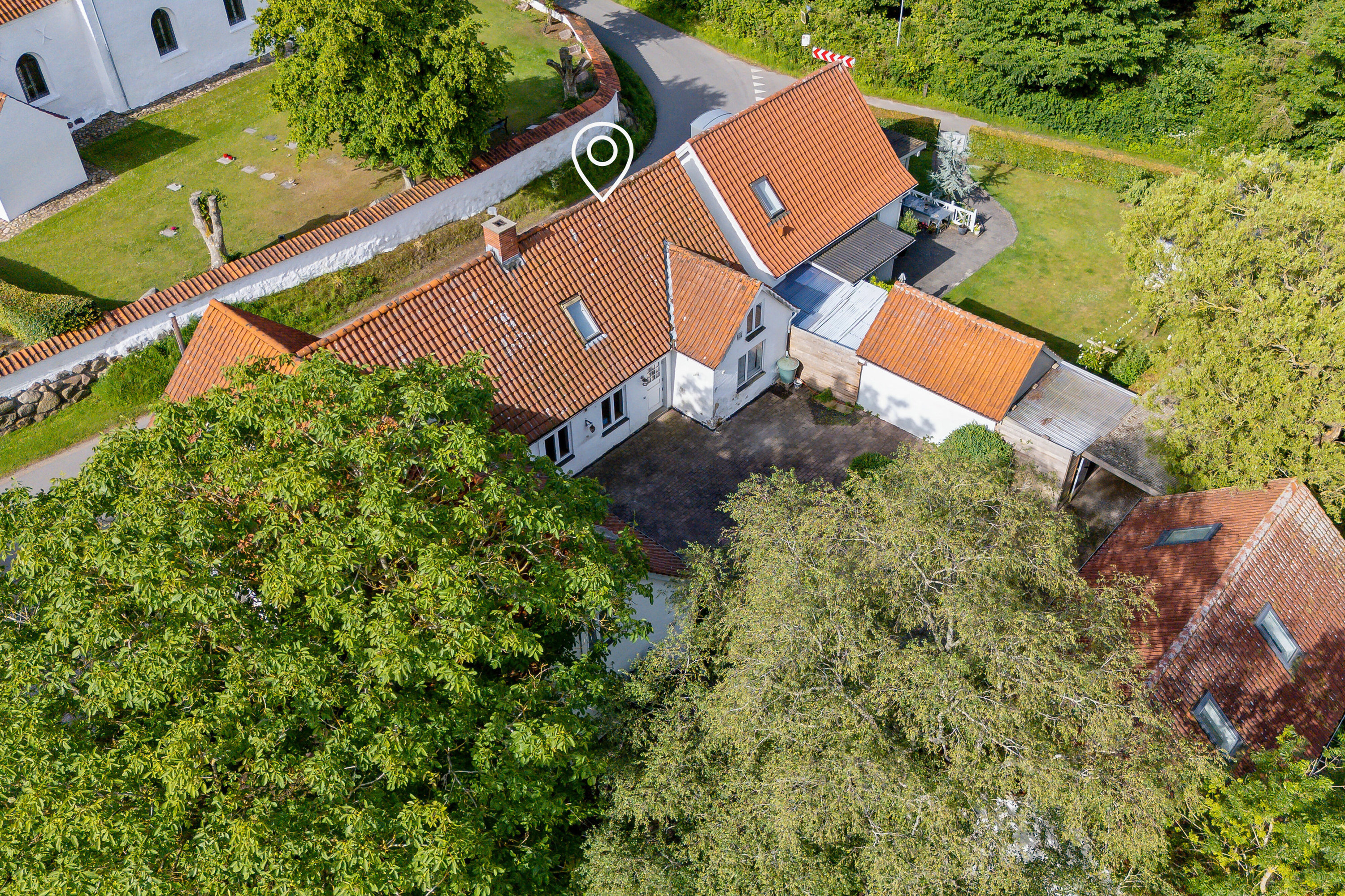 Fremhævet luftfoto billede i fuldskærmstilstand. Billede af Kirkevænget 12, Holme-Olstrup, 4684 Holmegaard