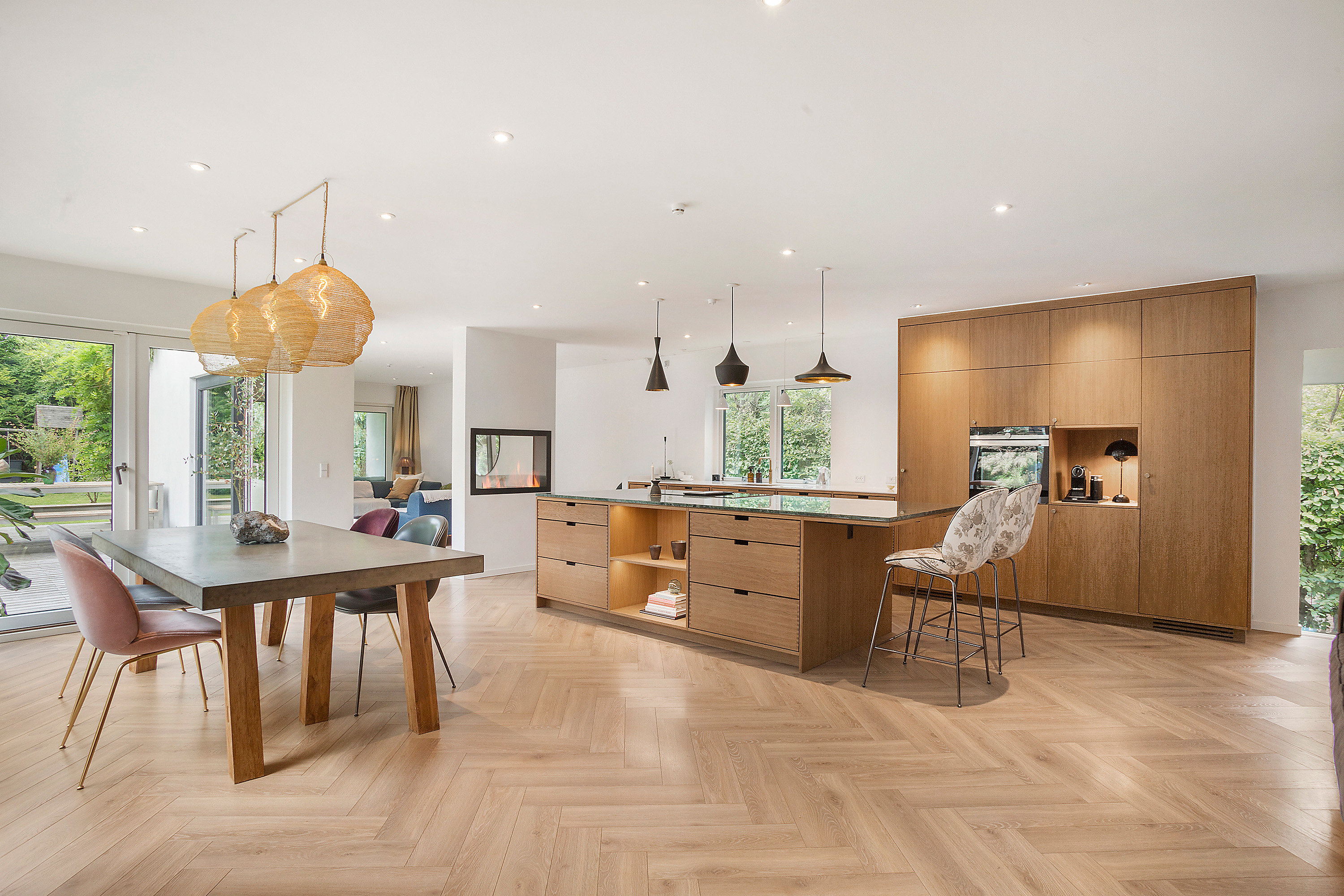 Fremhævet spisestue billede i fuldskærmstilstand. Billede af Hovmarksvej 49, 2920 Charlottenlund