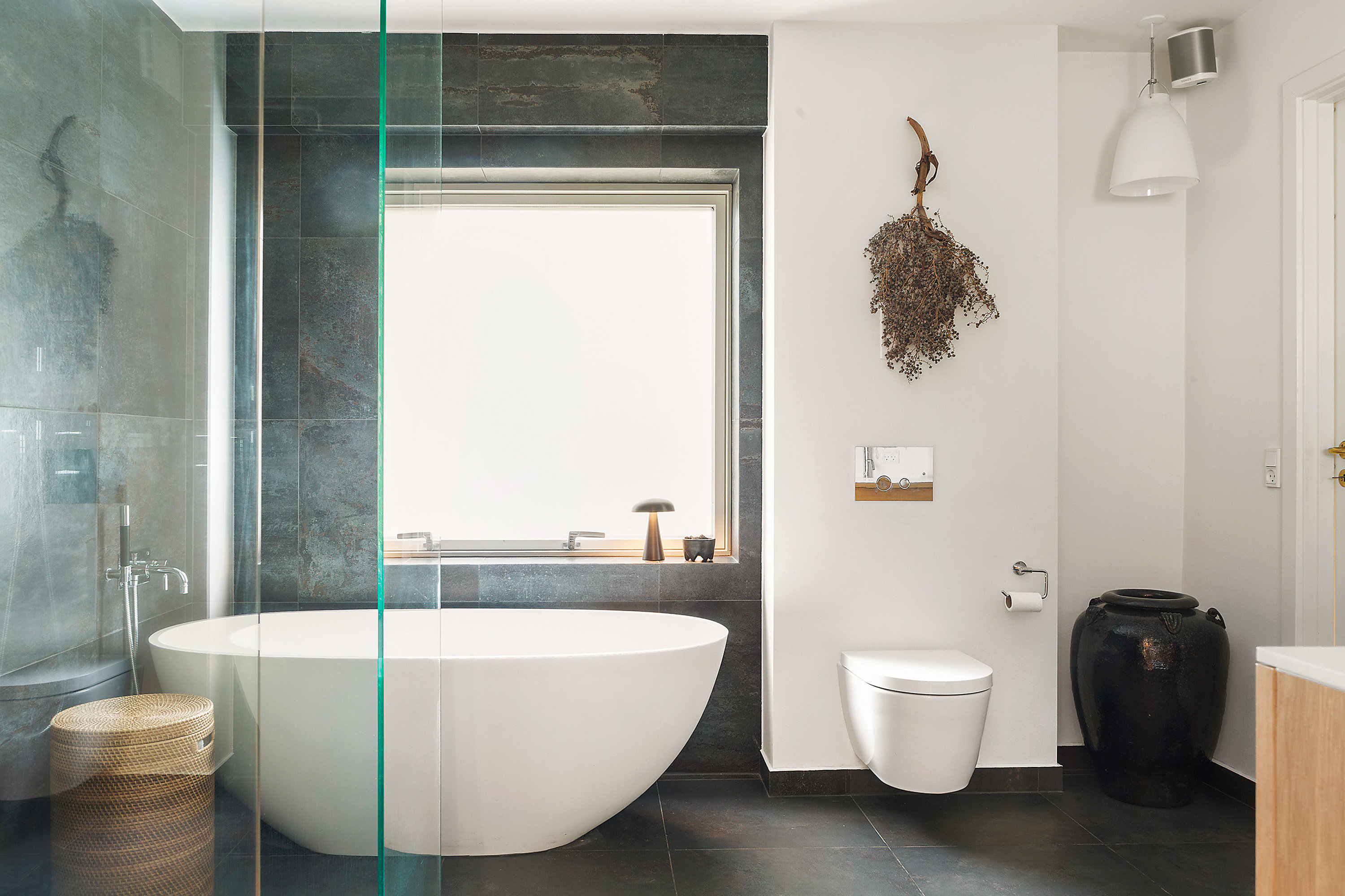 Fremhævet badeværelse billede i fuldskærmstilstand. Billede af Hovmarksvej 49, 2920 Charlottenlund