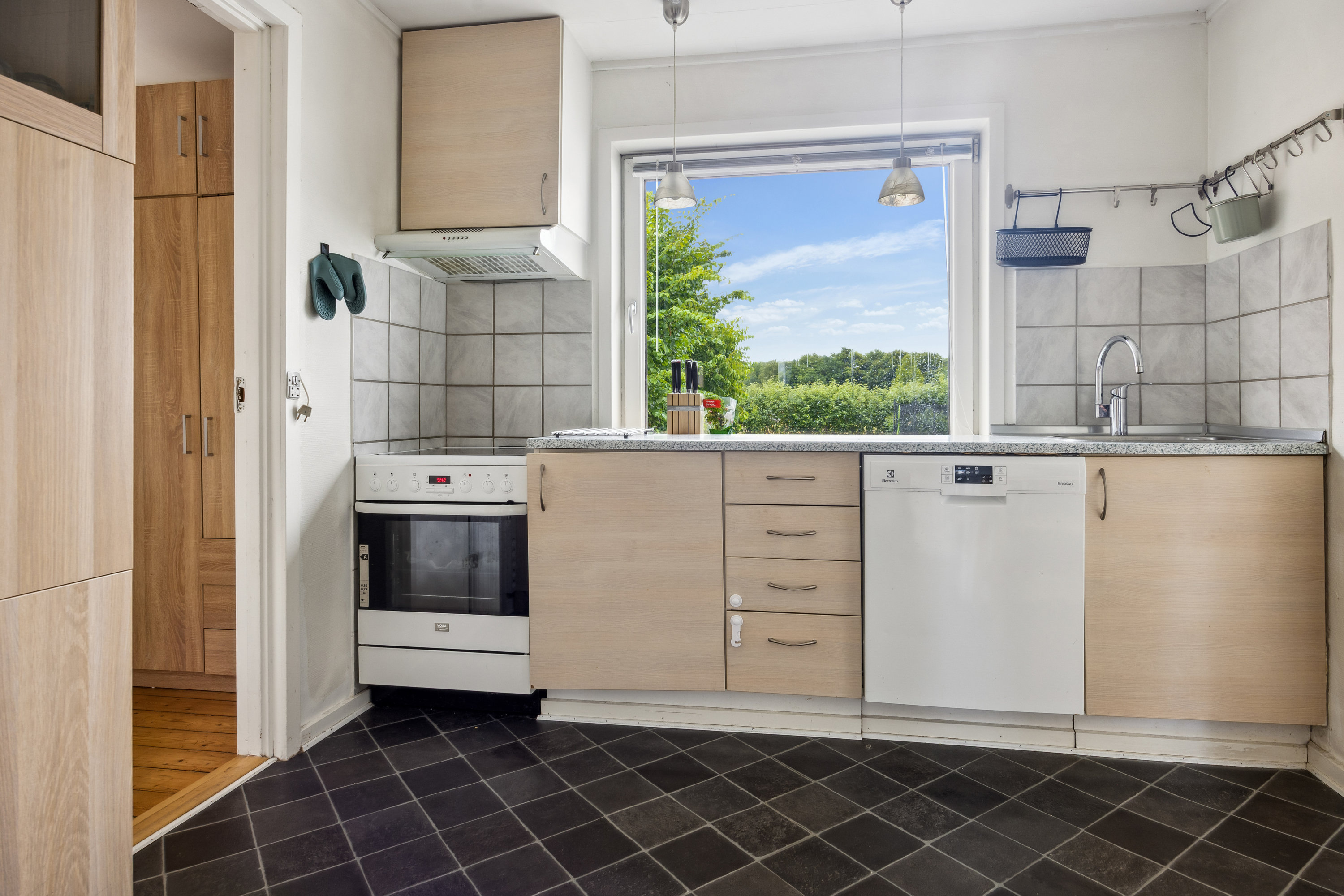 Fremhævet køkken billede i fuldskærmstilstand. Billede af Mejlbyvej 14, 9610 Nørager