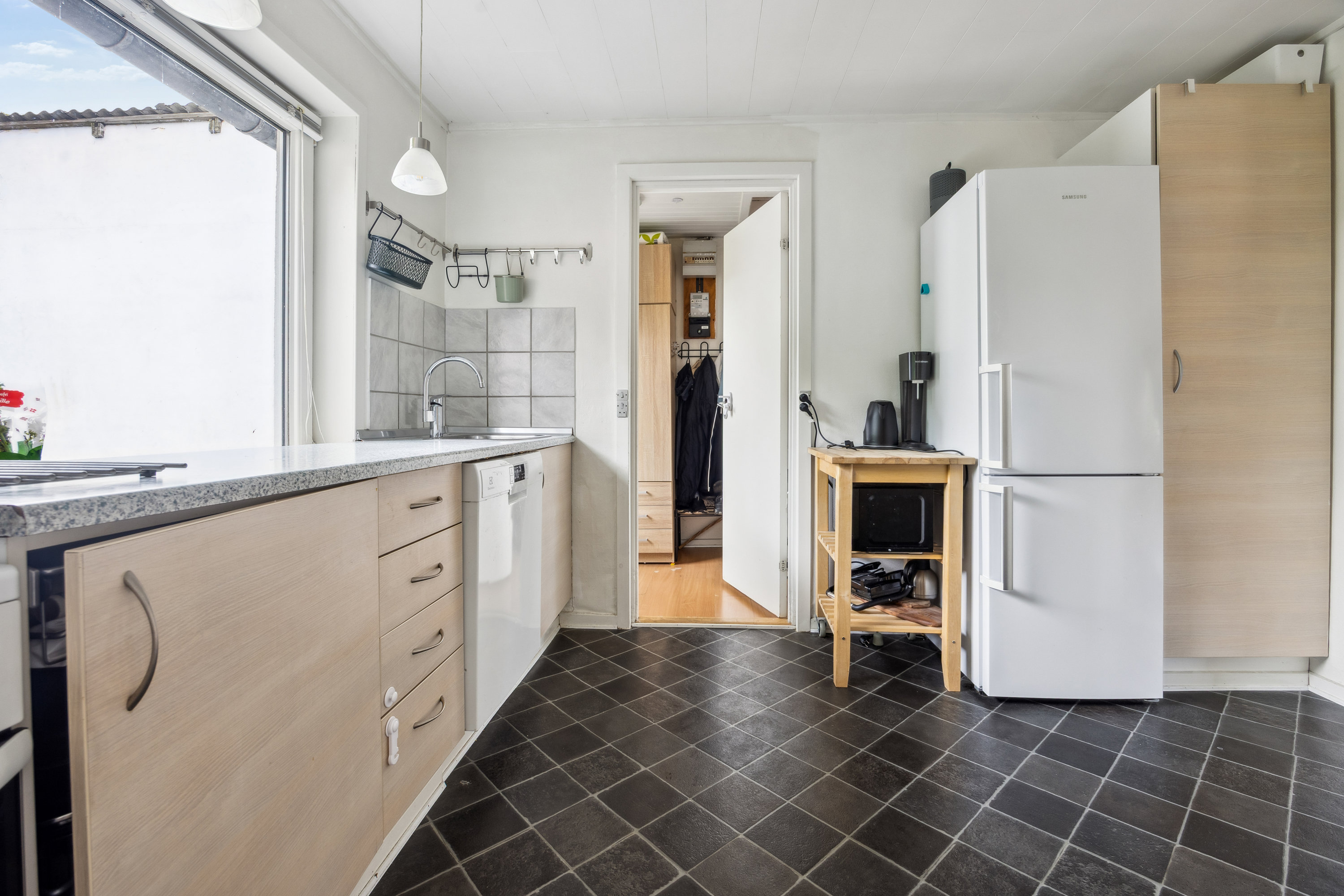 Fremhævet køkken billede i fuldskærmstilstand. Billede af Mejlbyvej 14, 9610 Nørager