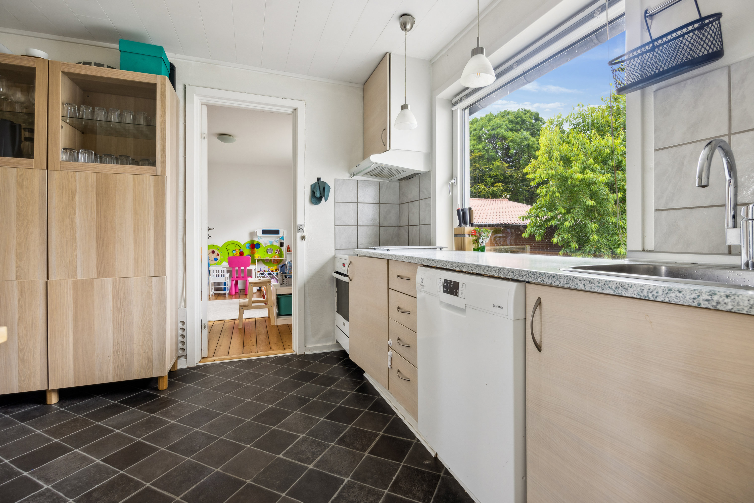 Fremhævet køkken billede i fuldskærmstilstand. Billede af Mejlbyvej 14, 9610 Nørager