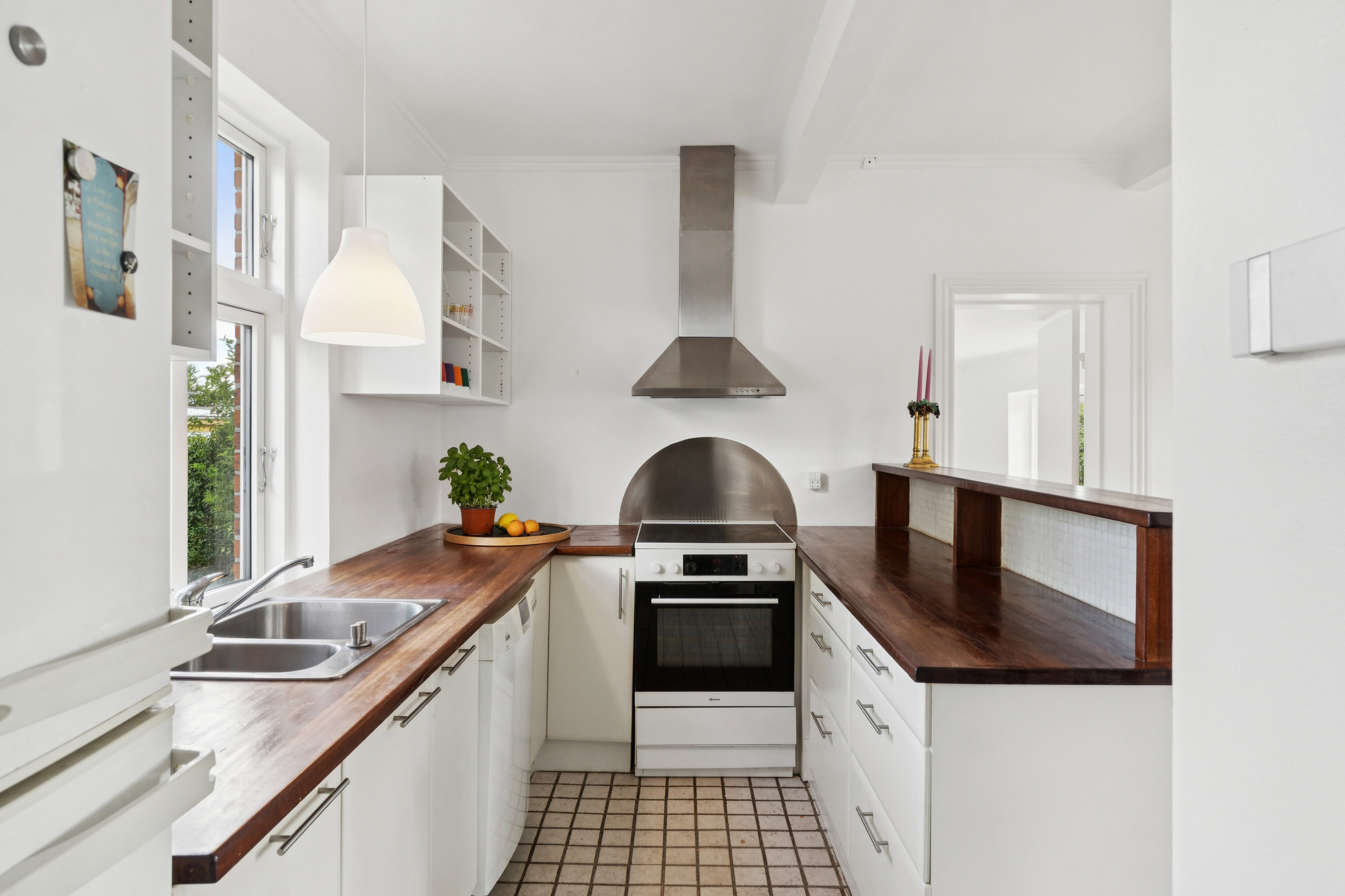 Fremhævet køkken billede i fuldskærmstilstand. Billede af Hovedgaden 51A, 4654 Faxe Ladeplads