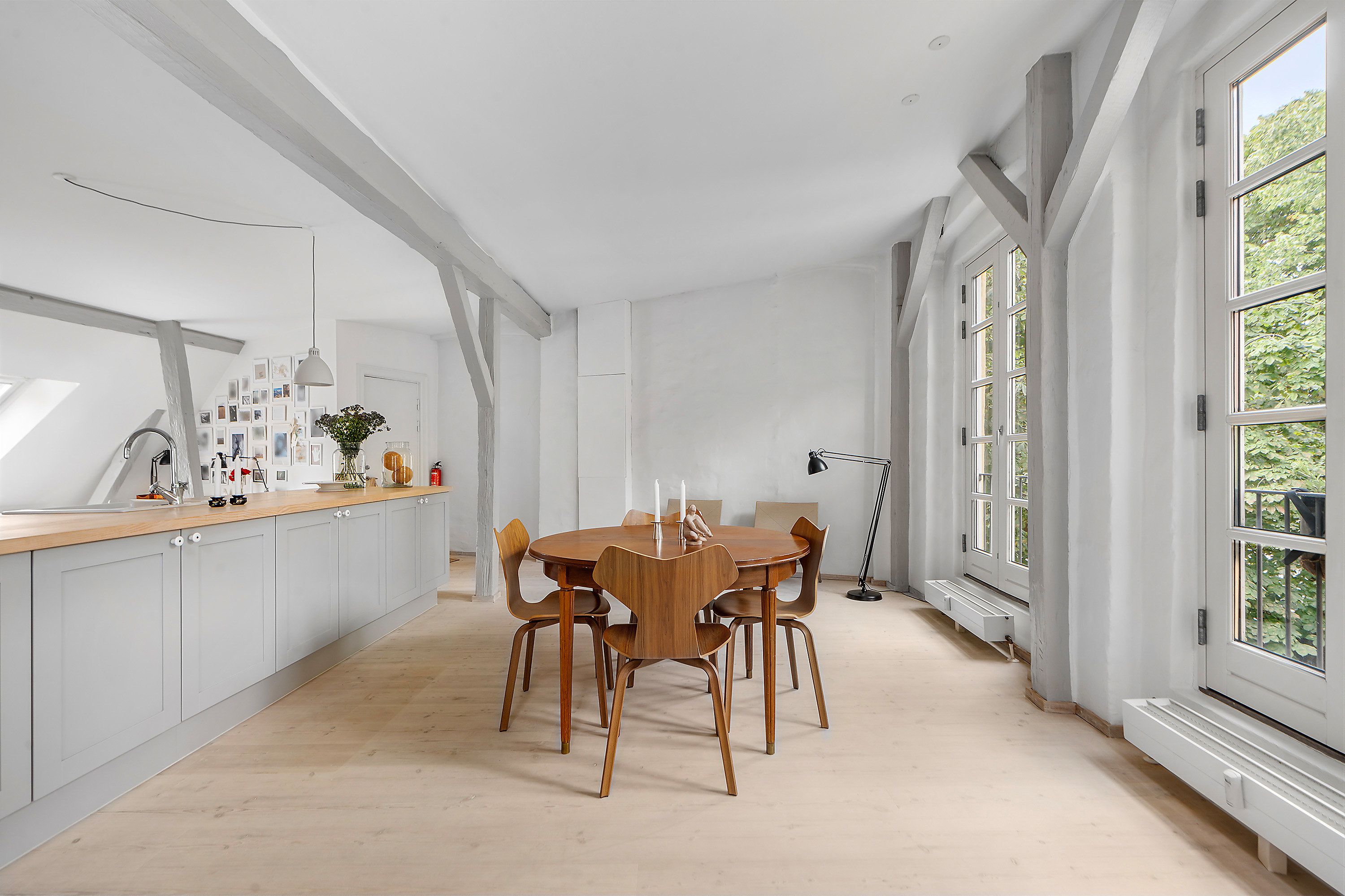 Fremhævet spisestue billede i fuldskærmstilstand. Billede af Teglgårdstræde 2B, 3. tv., 1452 København K