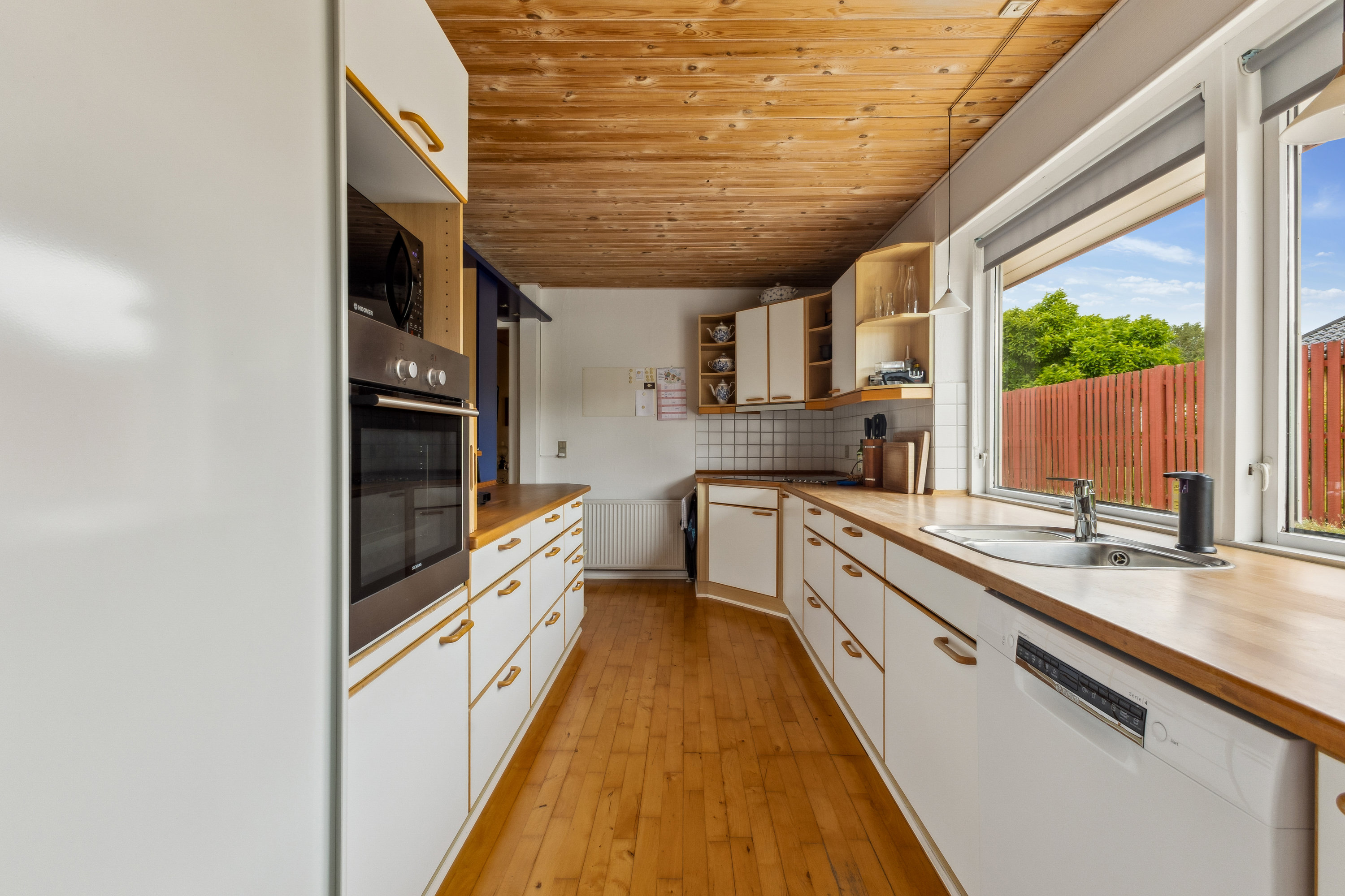 Fremhævet køkken billede i fuldskærmstilstand. Billede af Midtkobbel 58, 6440 Augustenborg