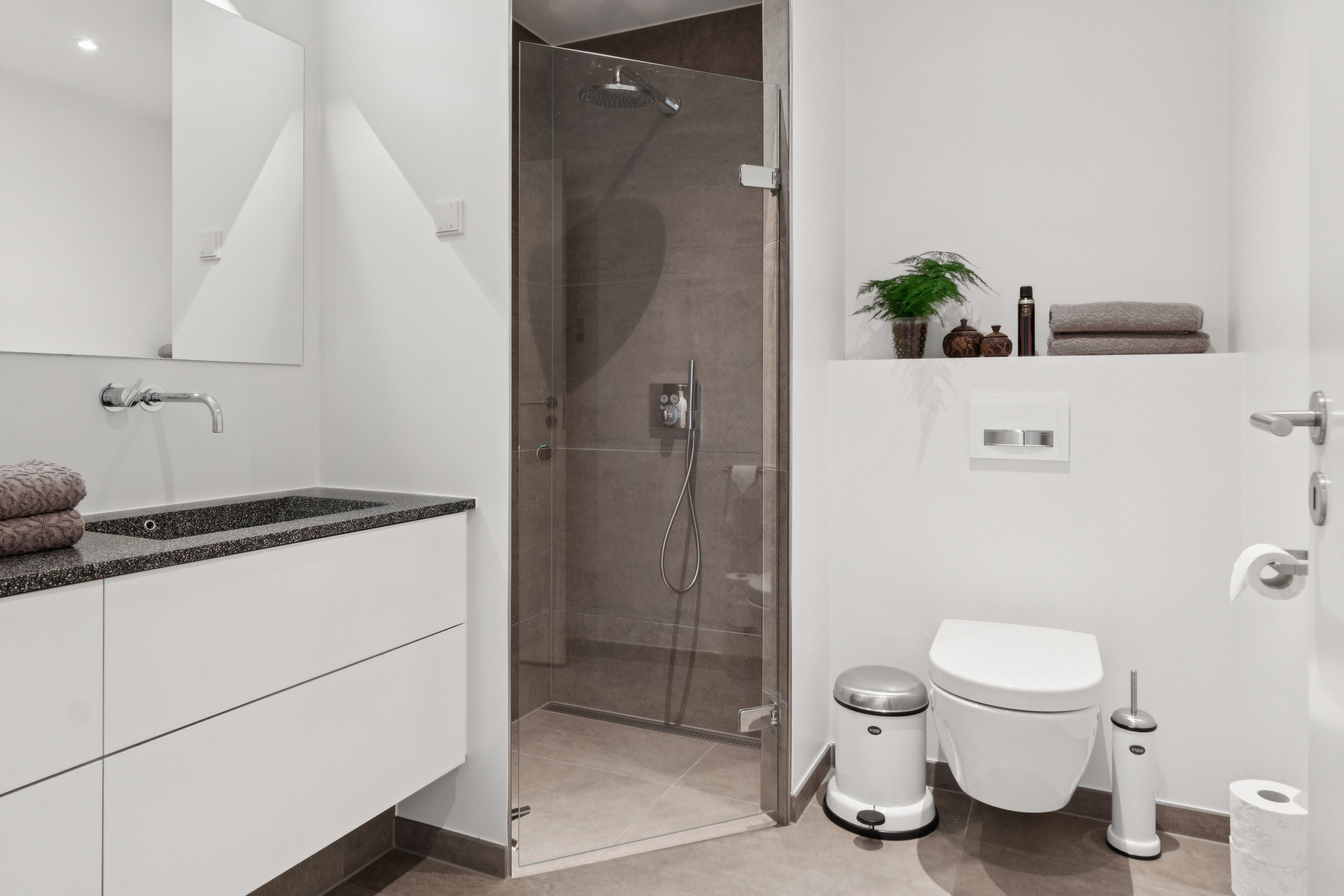 Fremhævet badeværelse billede i fuldskærmstilstand. Billede af Kulsviervej 107, 2800 Kongens Lyngby