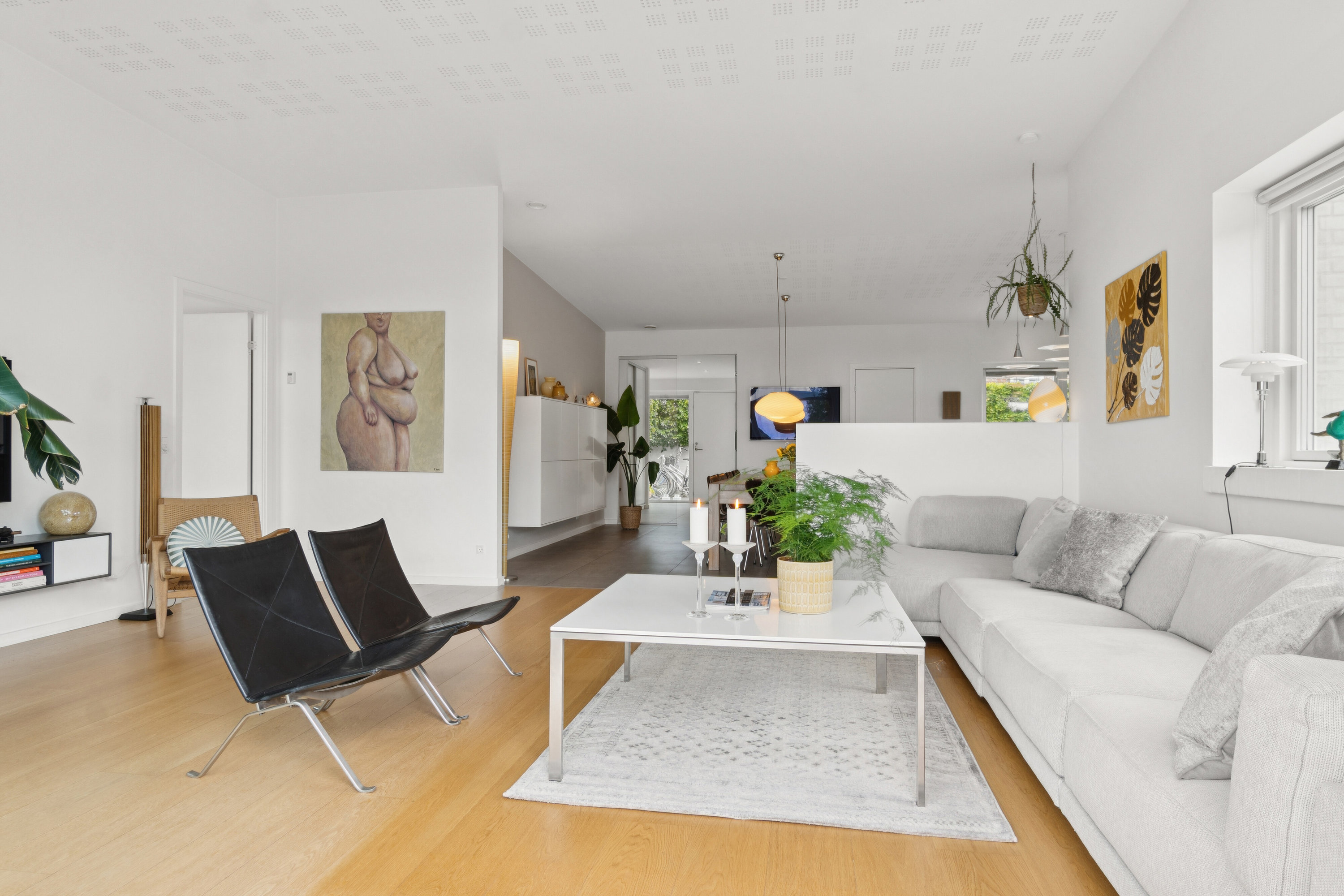 Fremhævet stue billede i fuldskærmstilstand. Billede af Kulsviervej 107, 2800 Kongens Lyngby