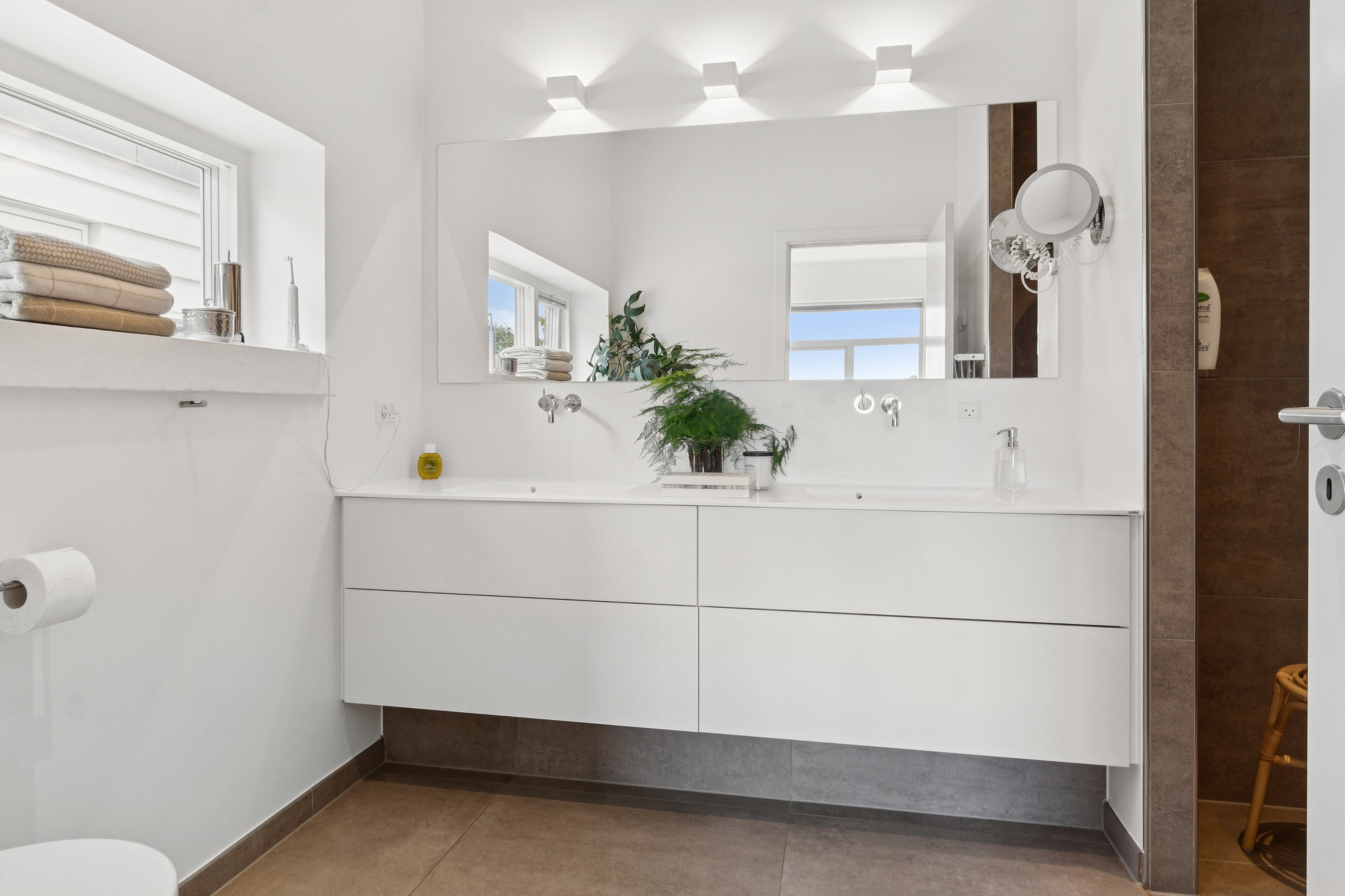 Fremhævet badeværelse billede i fuldskærmstilstand. Billede af Kulsviervej 107, 2800 Kongens Lyngby