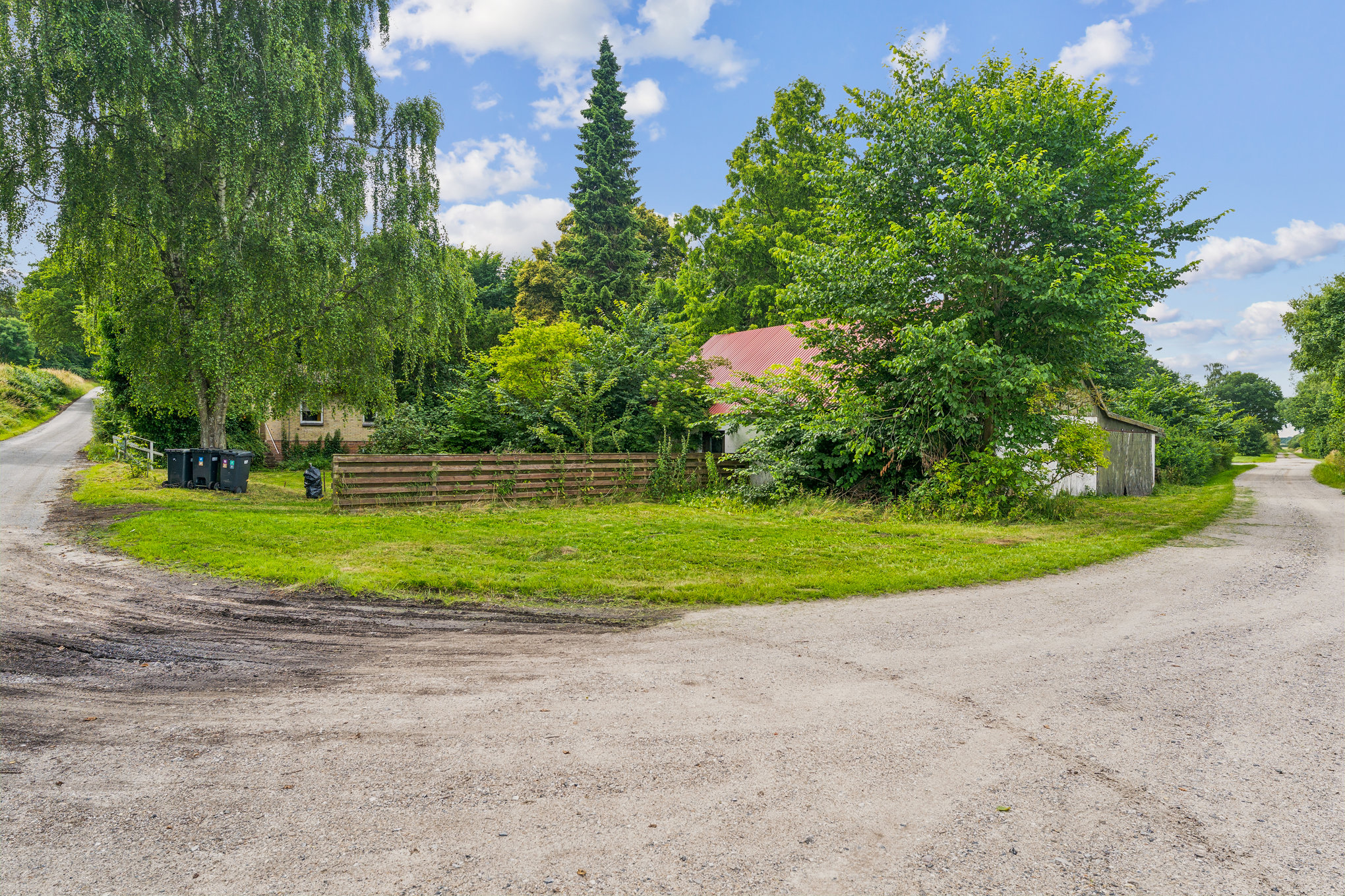 Fremhævet omgivelser billede i fuldskærmstilstand. Billede af Østervangsvej 21, Dalbyneder, 8970 Havndal