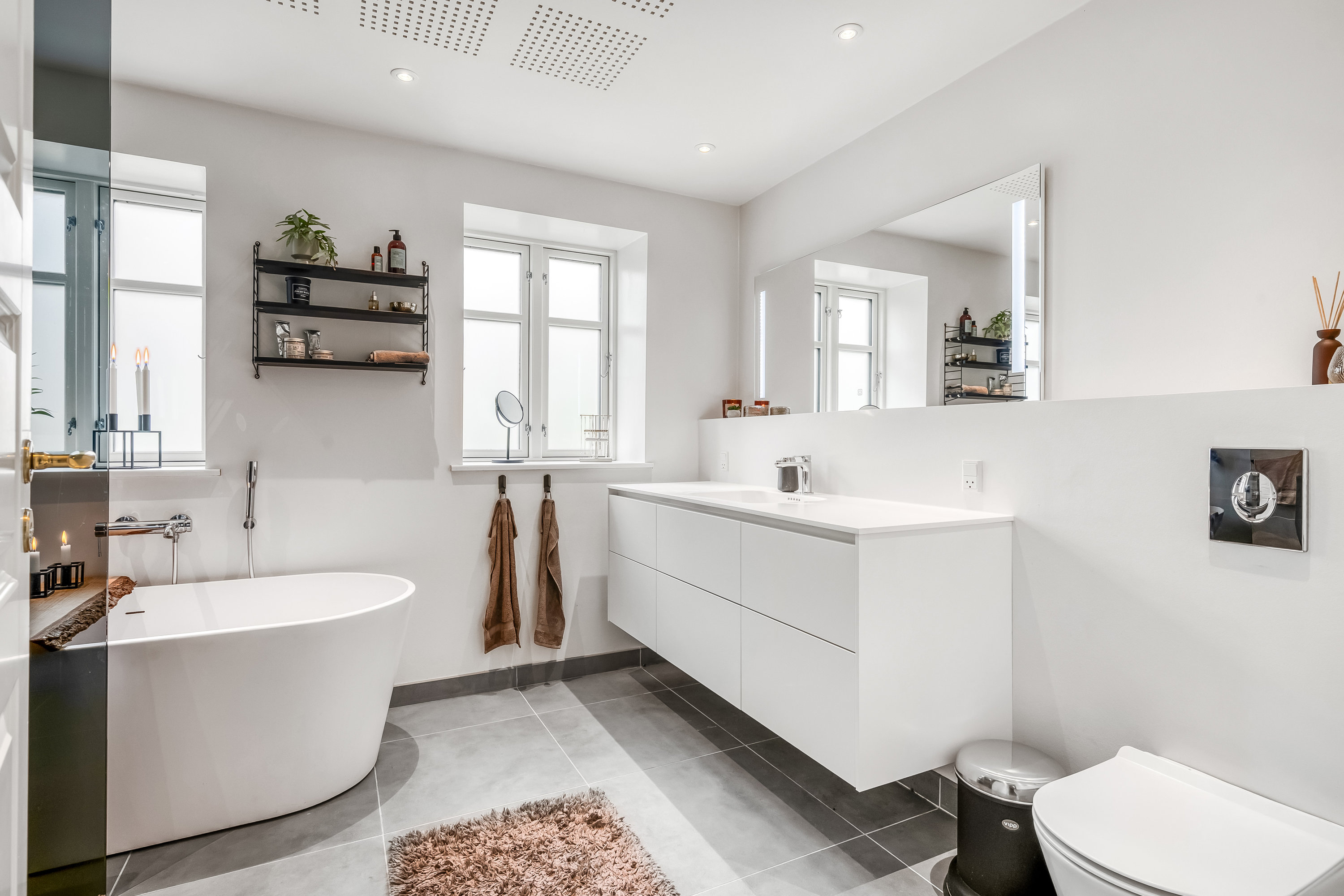 Fremhævet badeværelse billede i fuldskærmstilstand. Billede af Nørre Hvamvej 3, Borbjerg, 7500 Holstebro