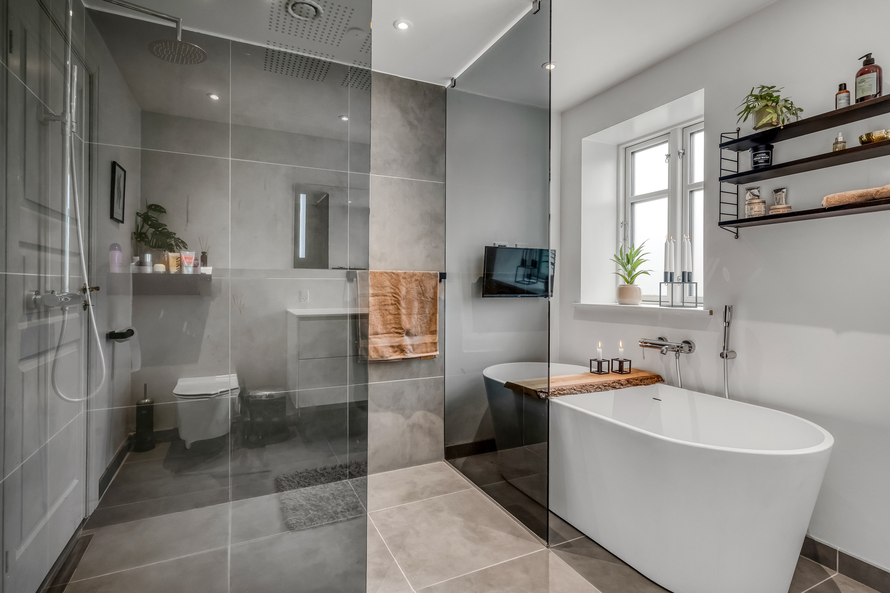 Fremhævet badeværelse billede i fuldskærmstilstand. Billede af Nørre Hvamvej 3, Borbjerg, 7500 Holstebro