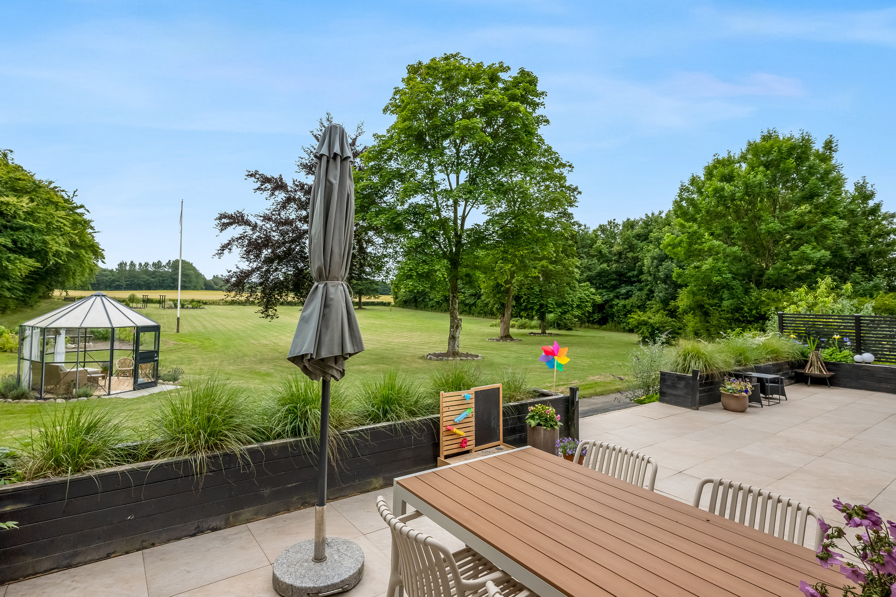 Fremhævet terrasse billede i fuldskærmstilstand. Billede af Nørre Hvamvej 3, Borbjerg, 7500 Holstebro