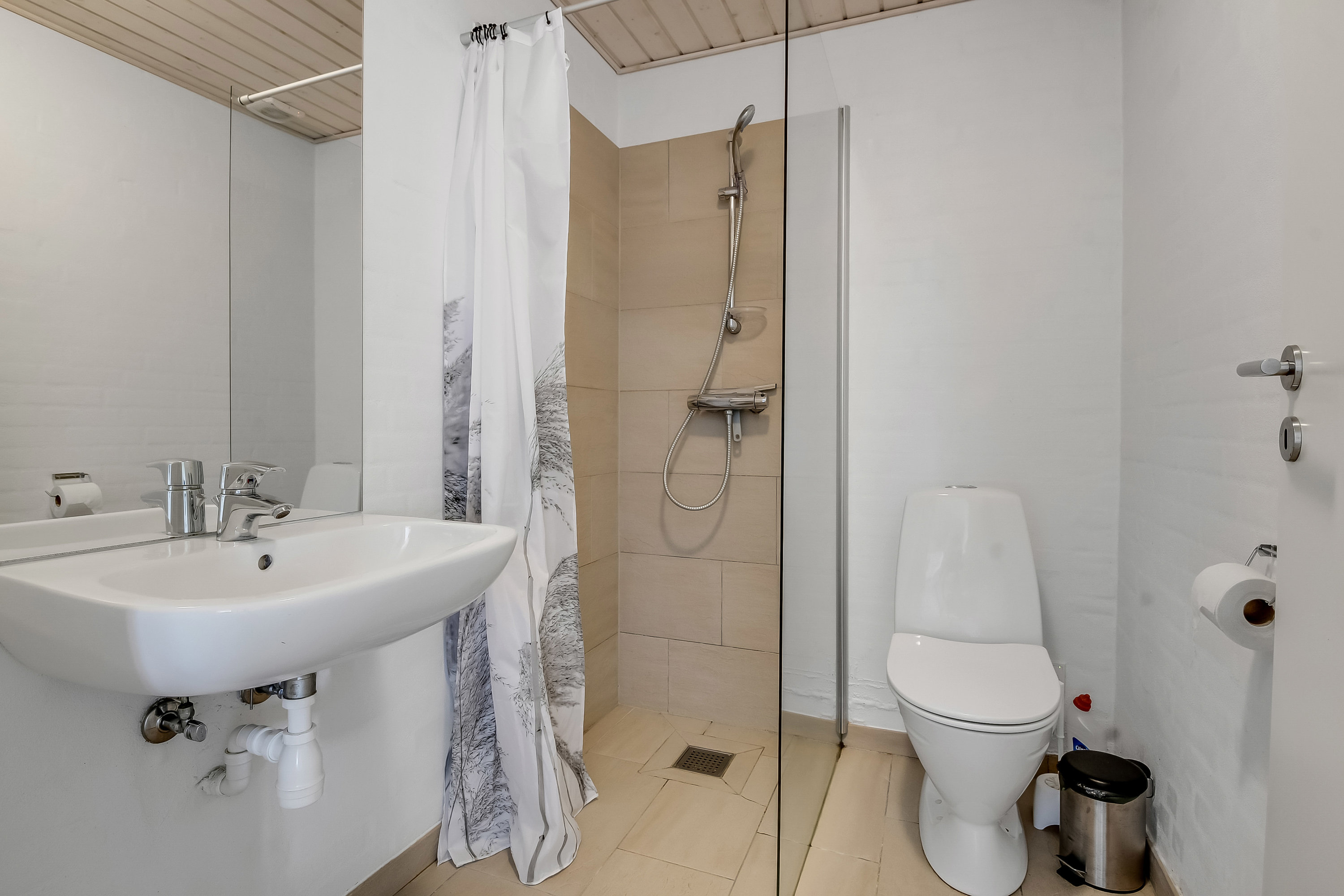 Fremhævet badeværelse billede i fuldskærmstilstand. Billede af Kornbjergvej 40, 6990 Ulfborg