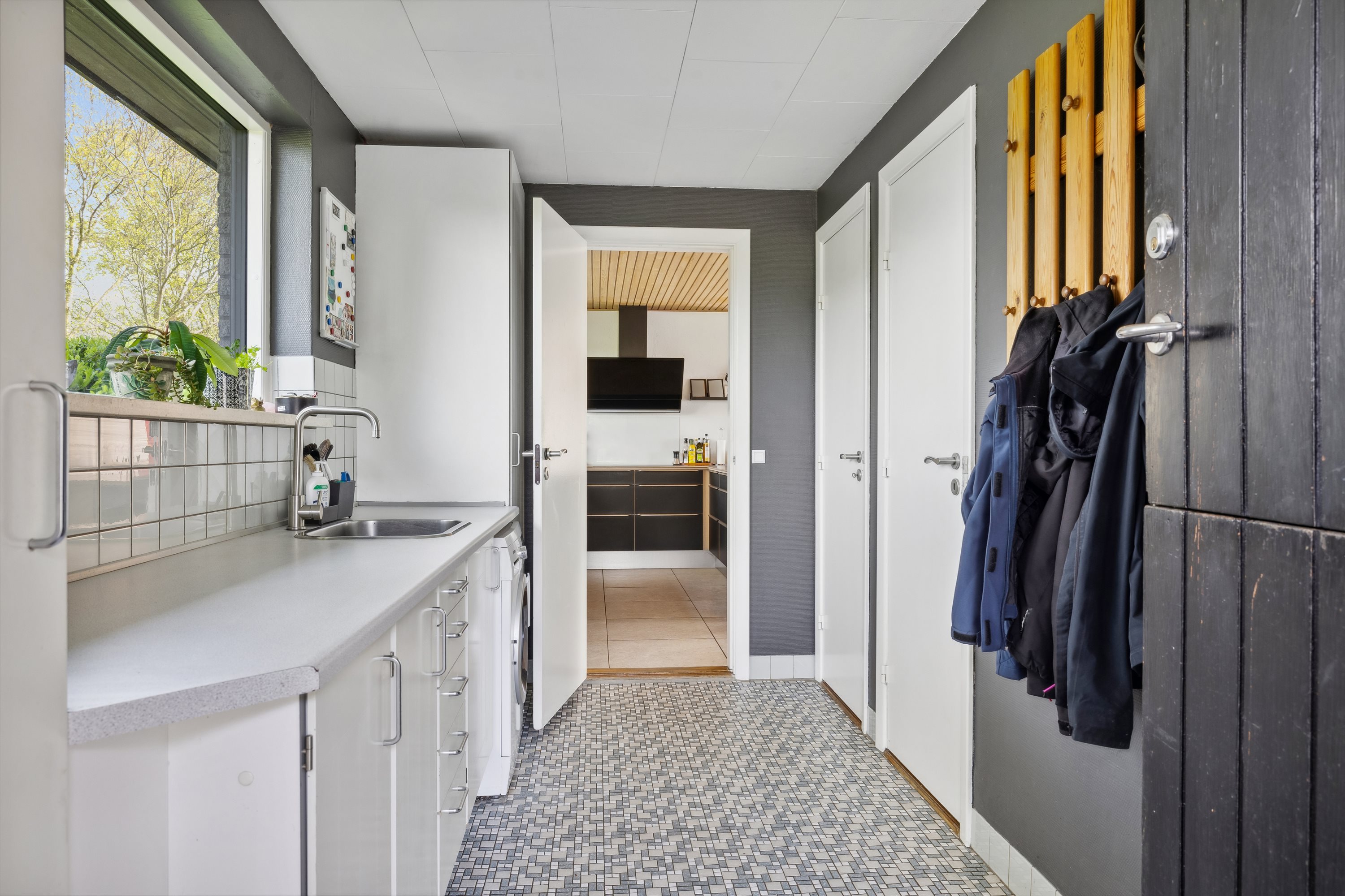 Fremhævet gang billede i fuldskærmstilstand. Billede af Helnæsvej 4A, Brydegaard, 5683 Haarby