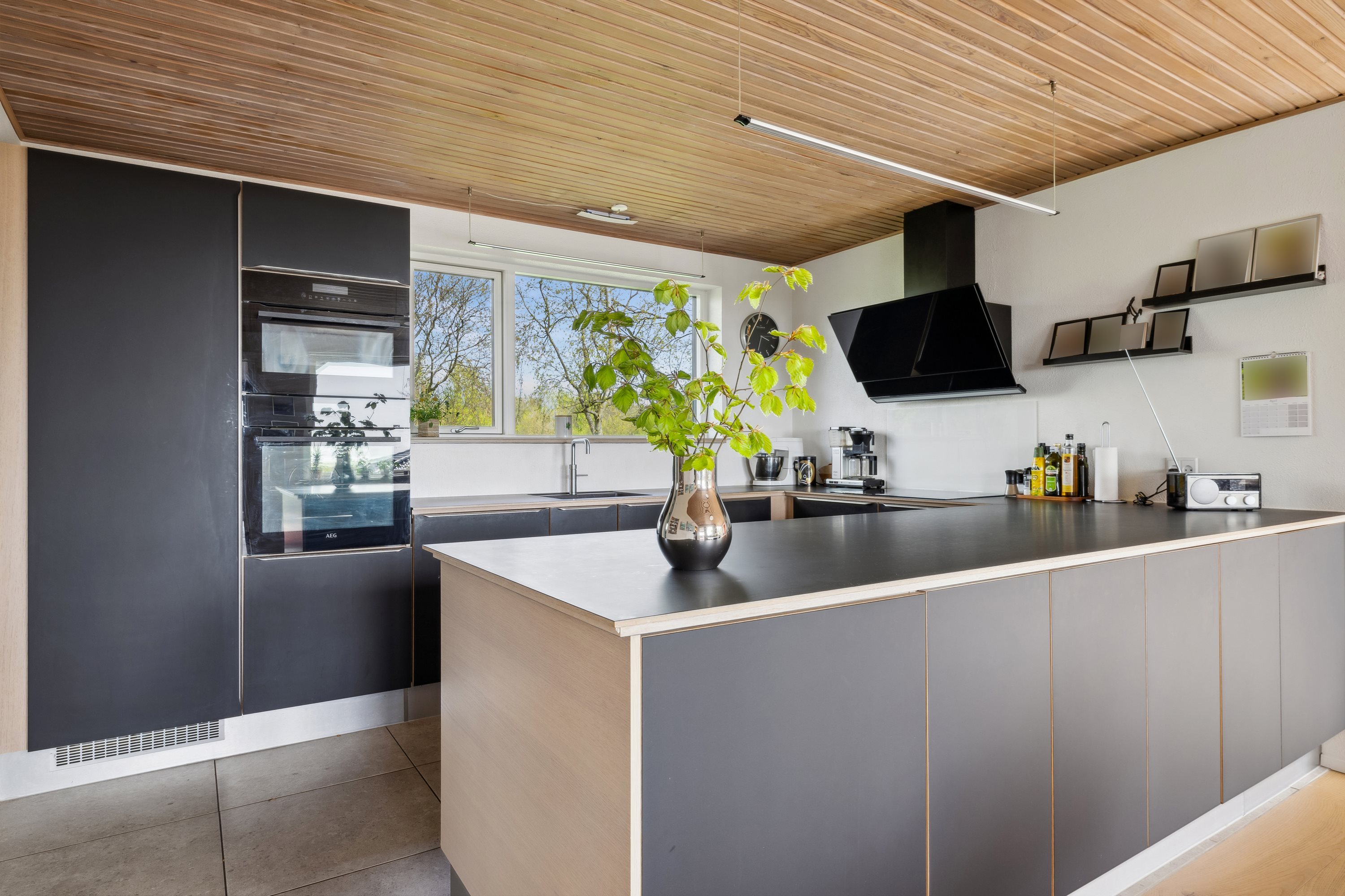 Fremhævet køkken billede i fuldskærmstilstand. Billede af Helnæsvej 4A, Brydegaard, 5683 Haarby