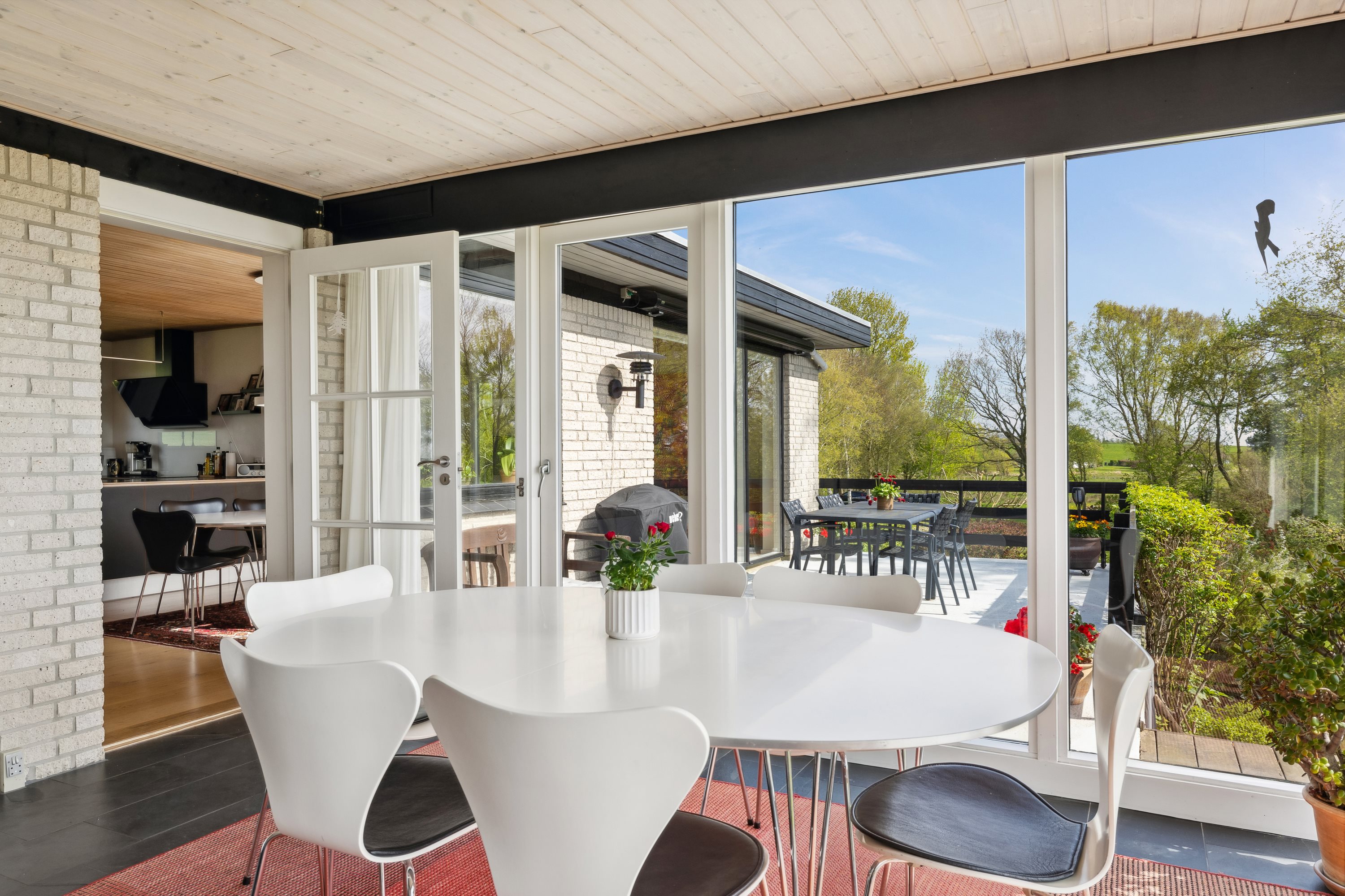 Fremhævet stue billede i fuldskærmstilstand. Billede af Helnæsvej 4A, Brydegaard, 5683 Haarby