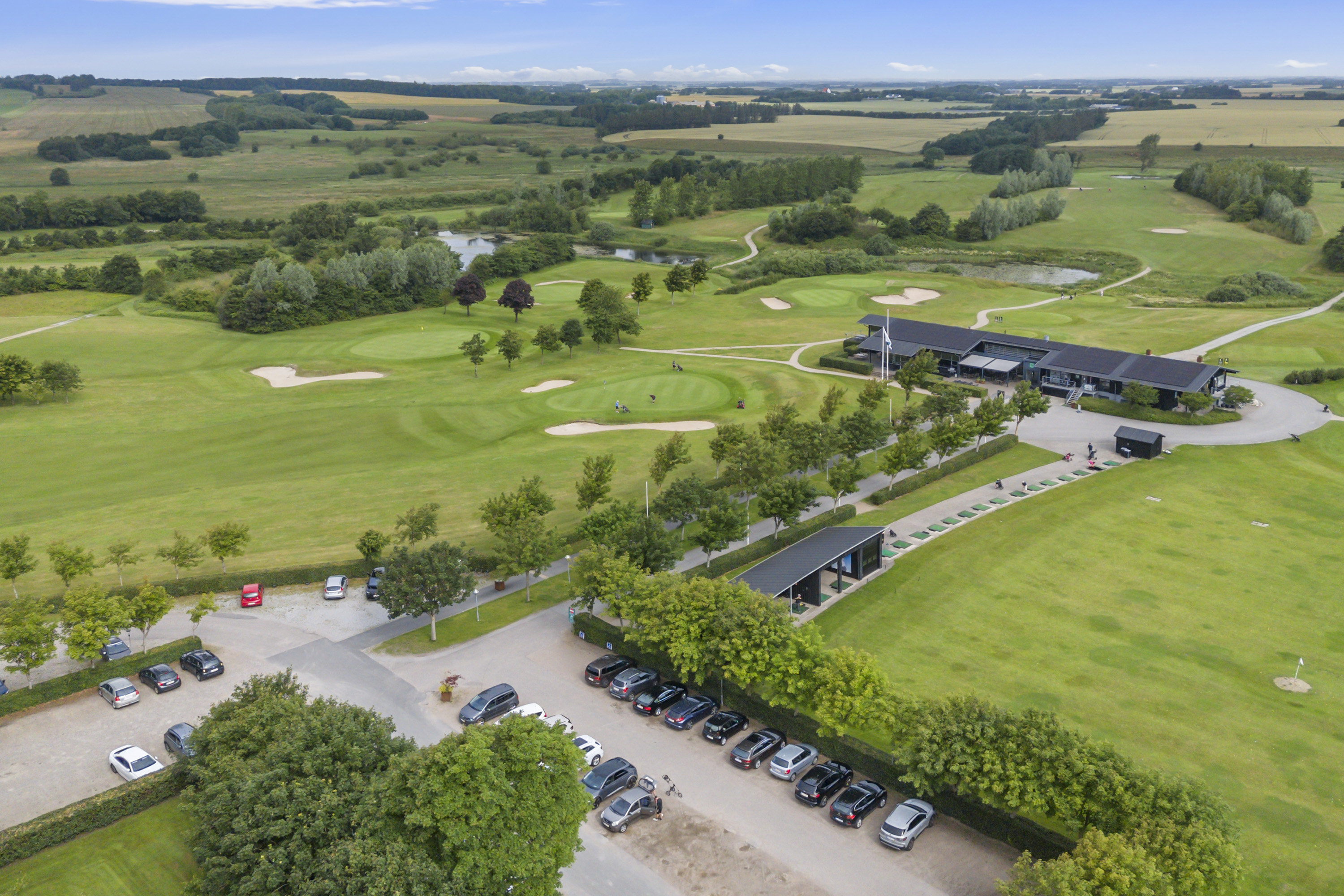 Fremhævet luftfoto billede i fuldskærmstilstand. Billede af Golfvejen 62, 9700 Brønderslev