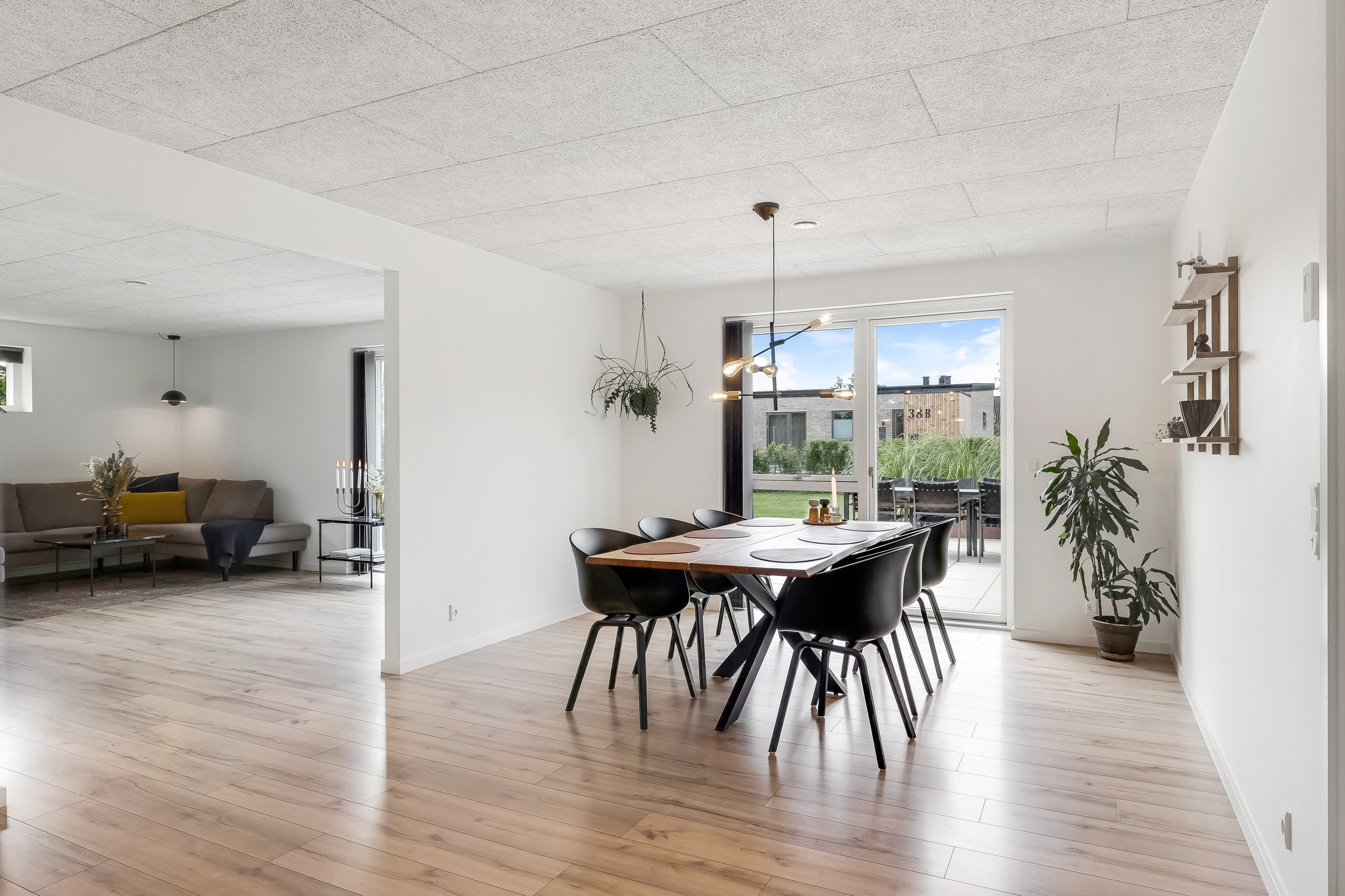 Fremhævet stue billede i fuldskærmstilstand. Billede af Holstebrovej 40A, Rindum, 6950 Ringkøbing